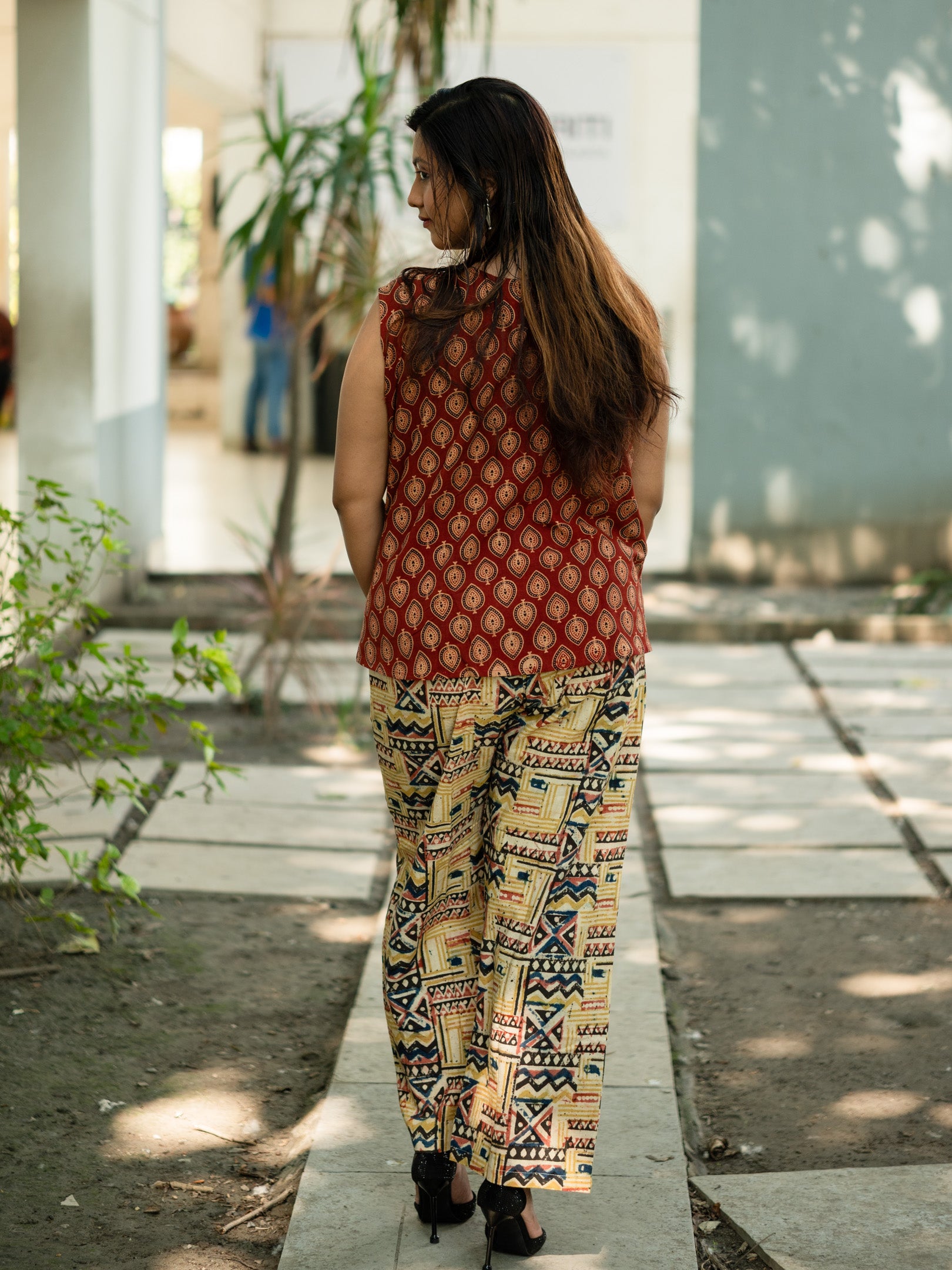 Sleeveless Jacket Top