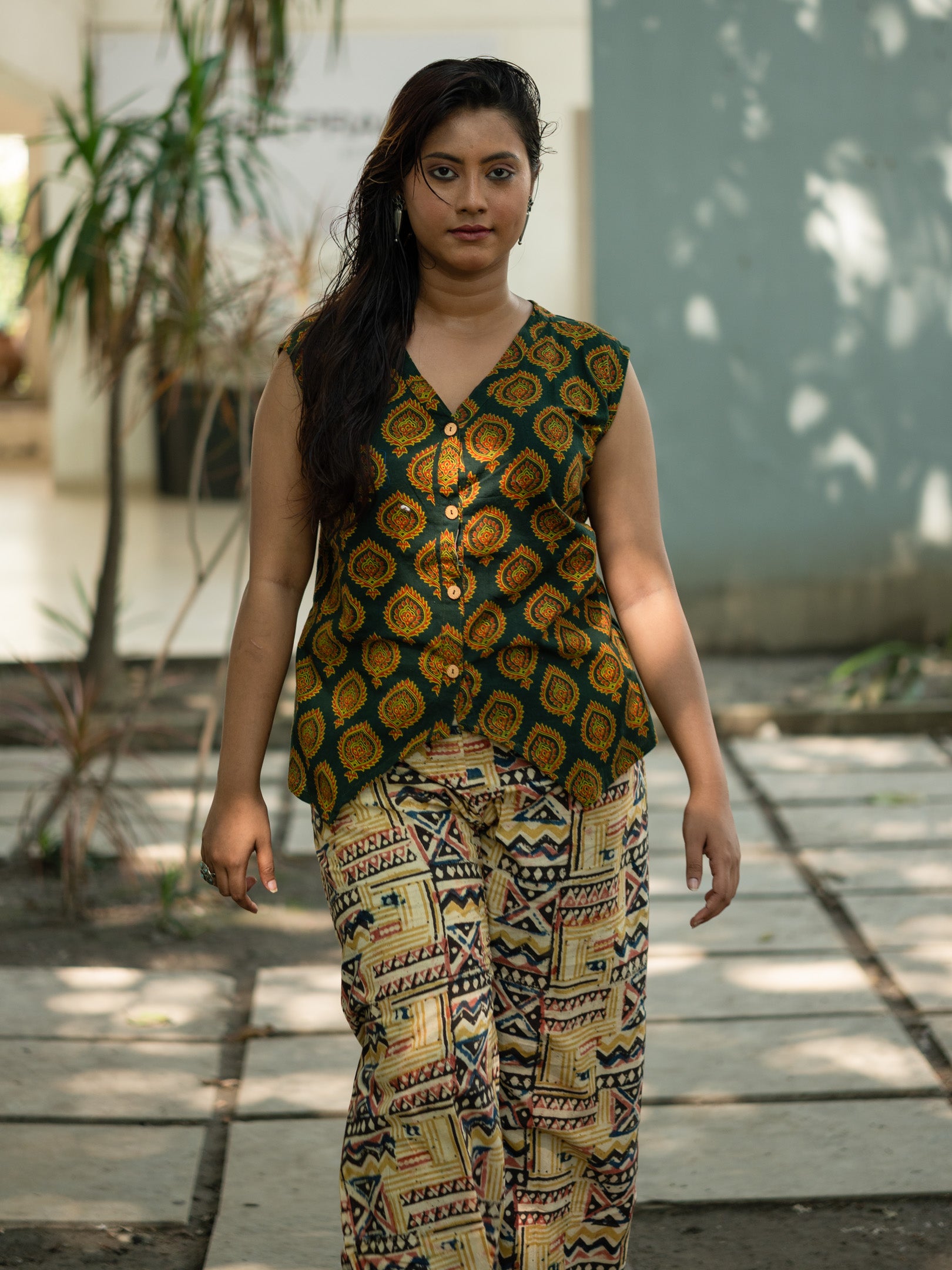 Sleeveless Jacket Top