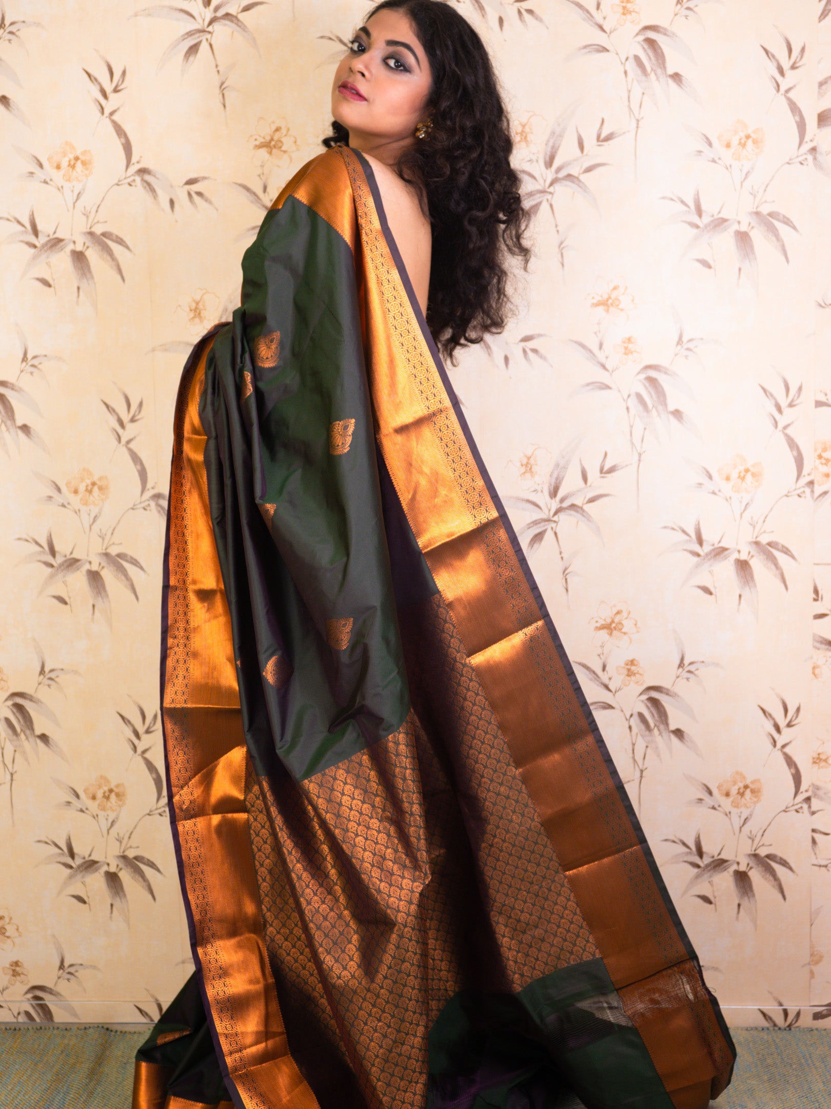 Monmohini Banarasi saree