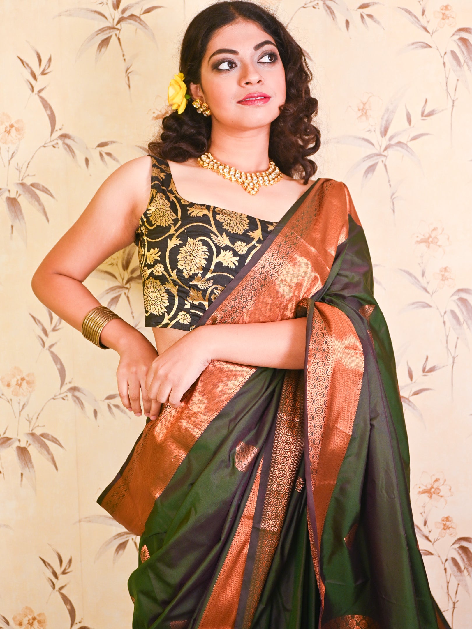Monmohini Banarasi saree