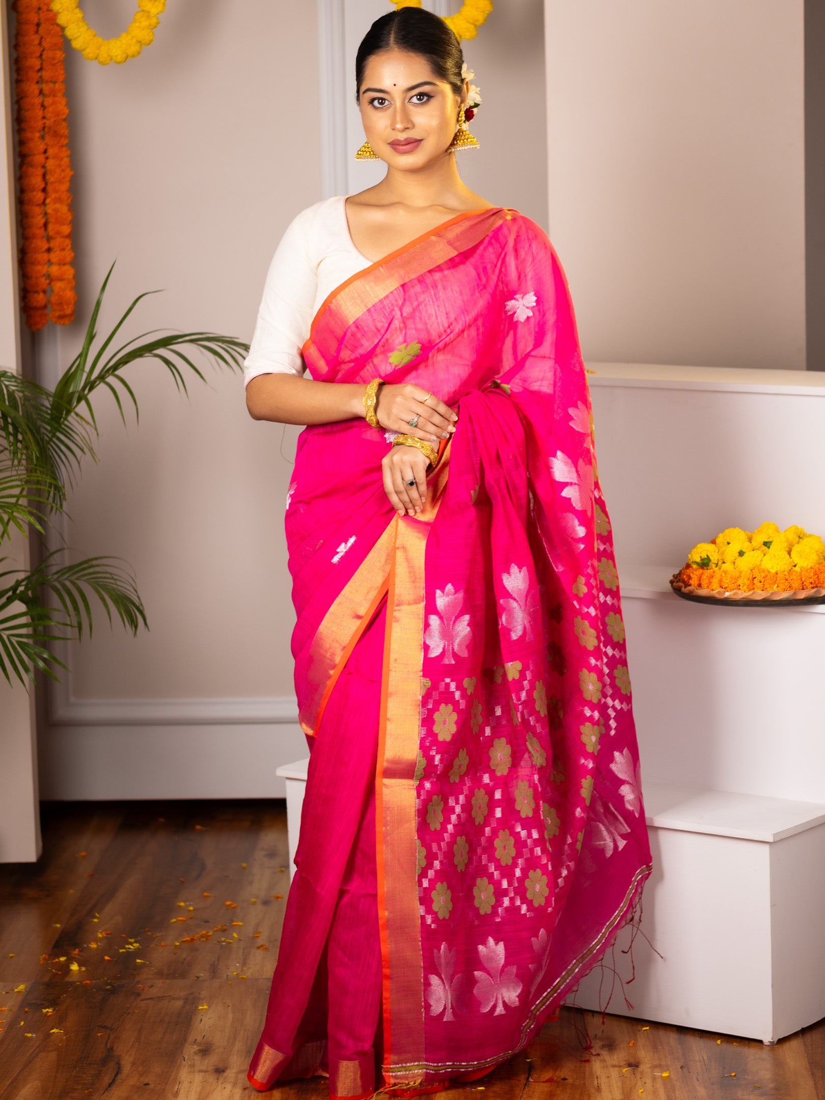 Gulabi Noor Saree