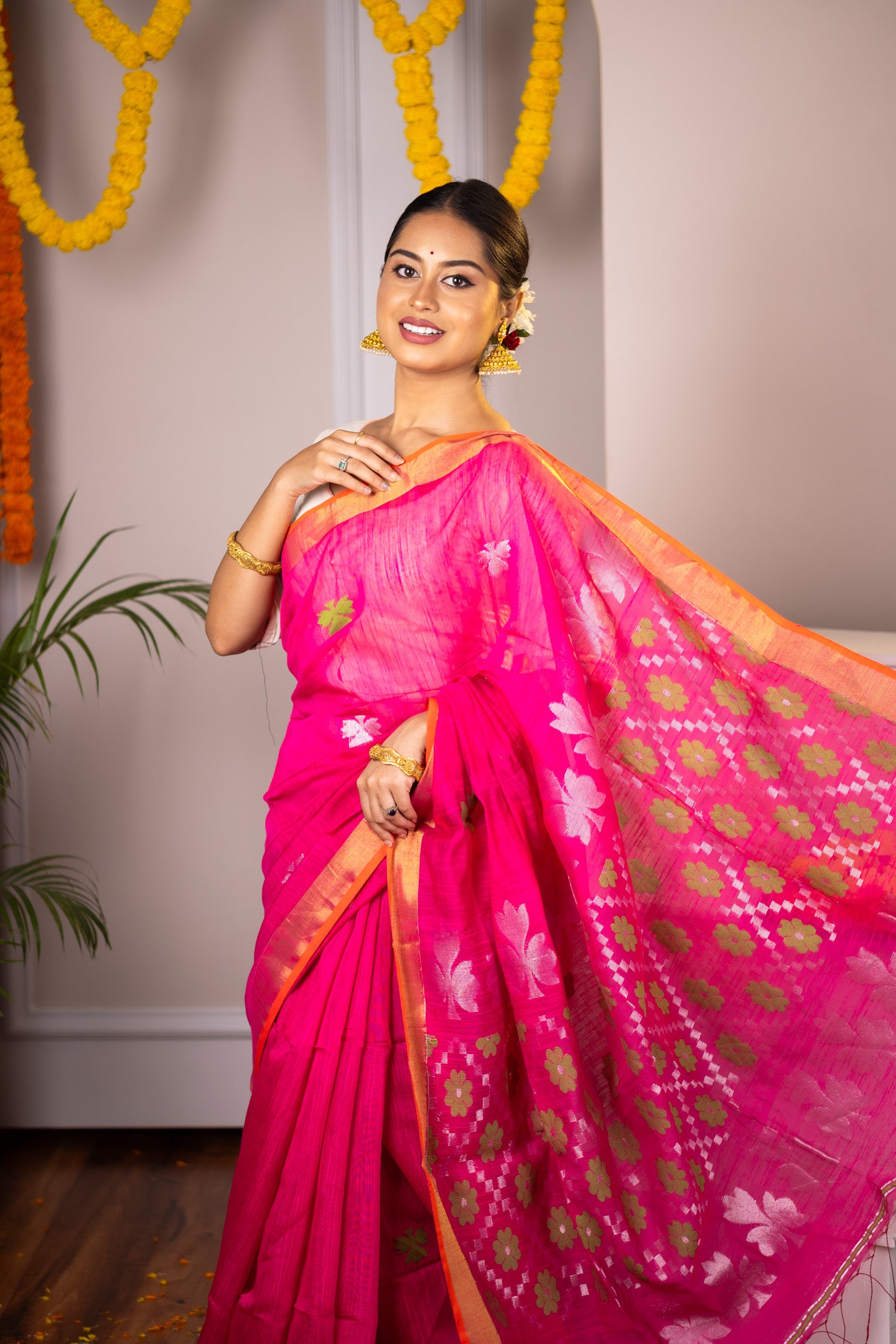 Gulabi Noor Saree