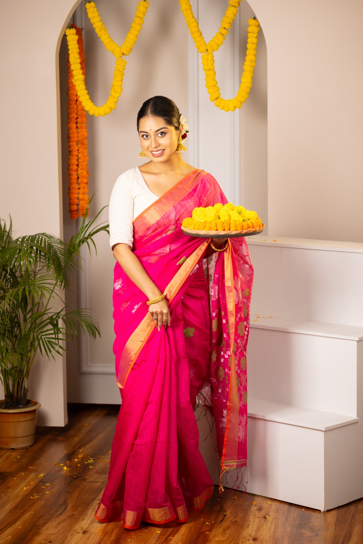 Gulabi Noor Saree