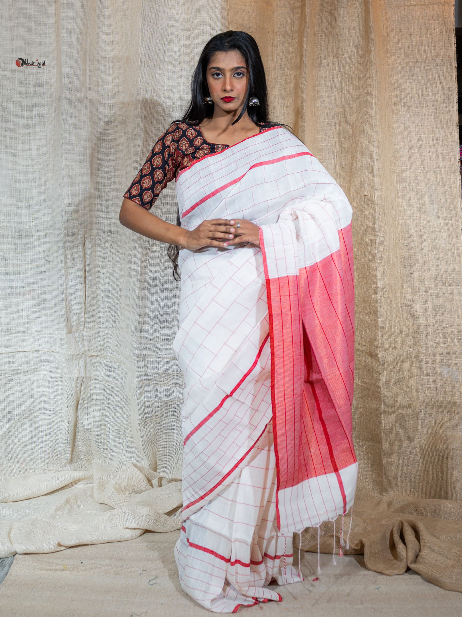 Women Checked Saree