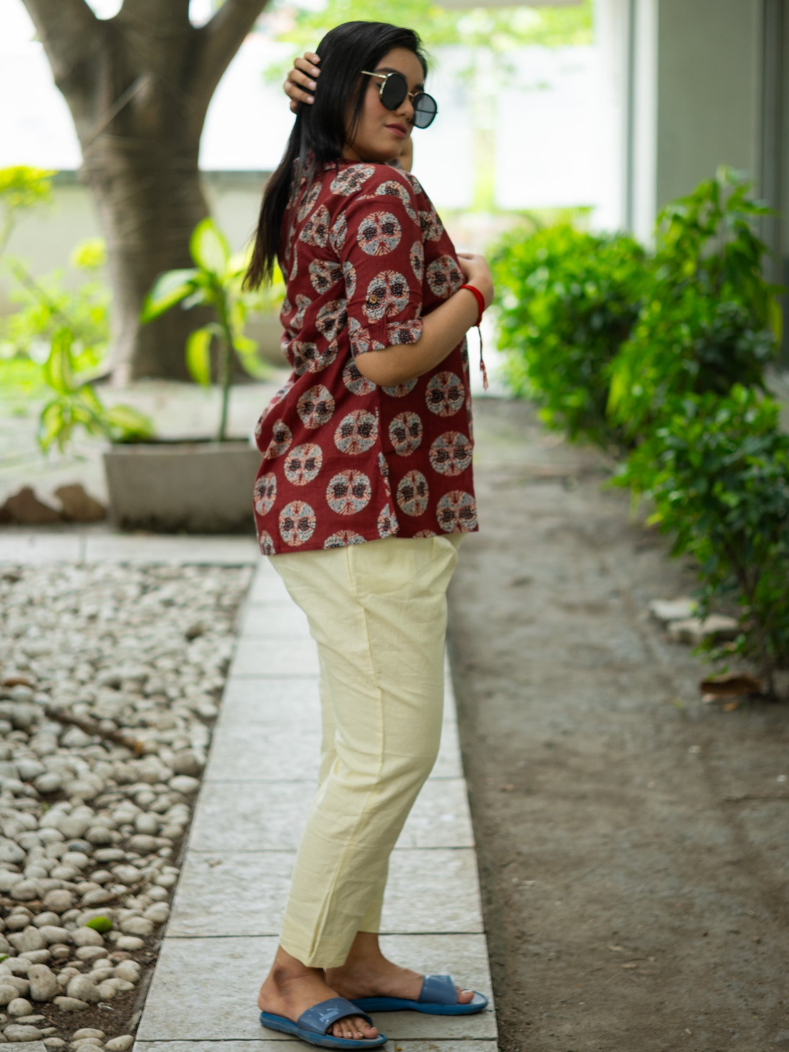 brown shirt