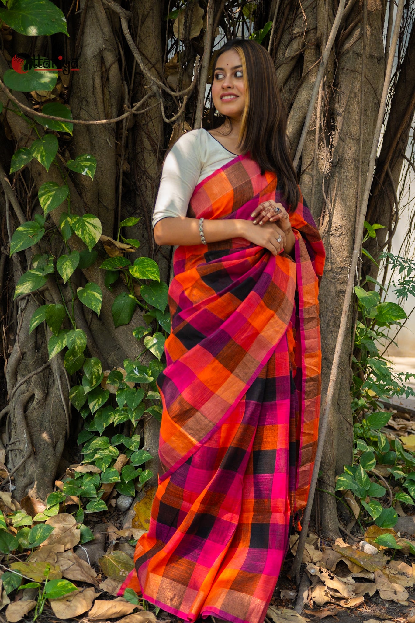 Abha golap linen saree