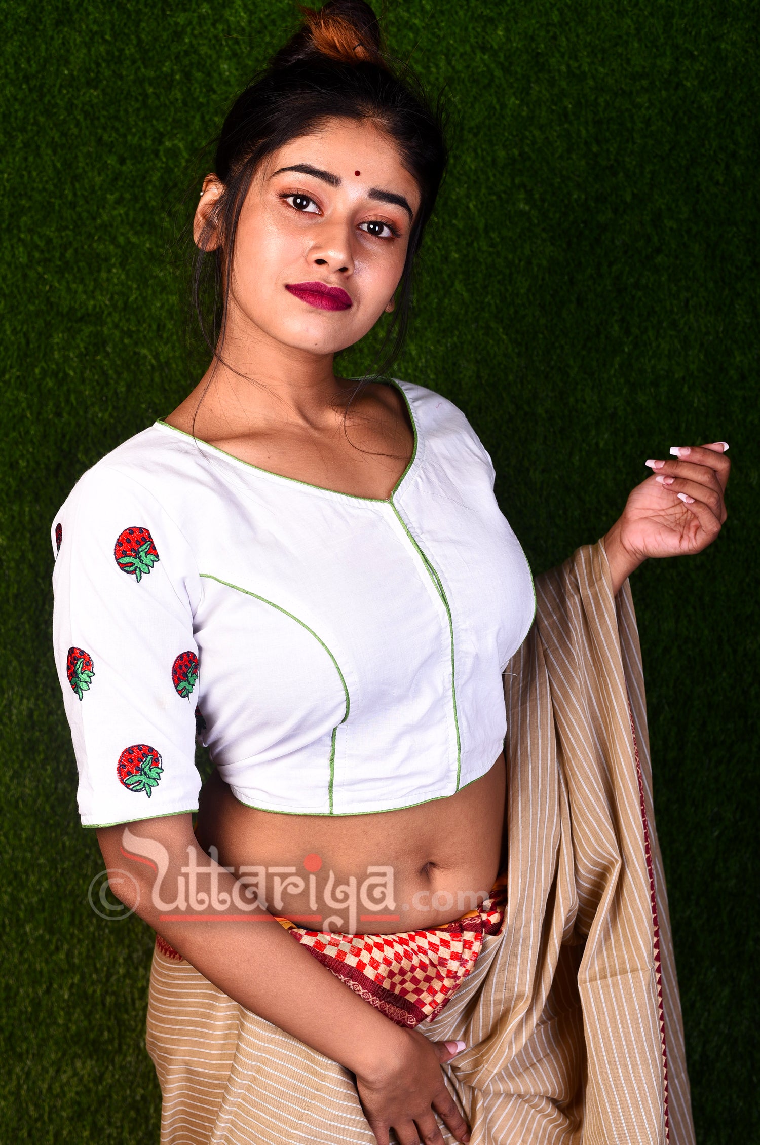 Strawberry blouse - Uttariya