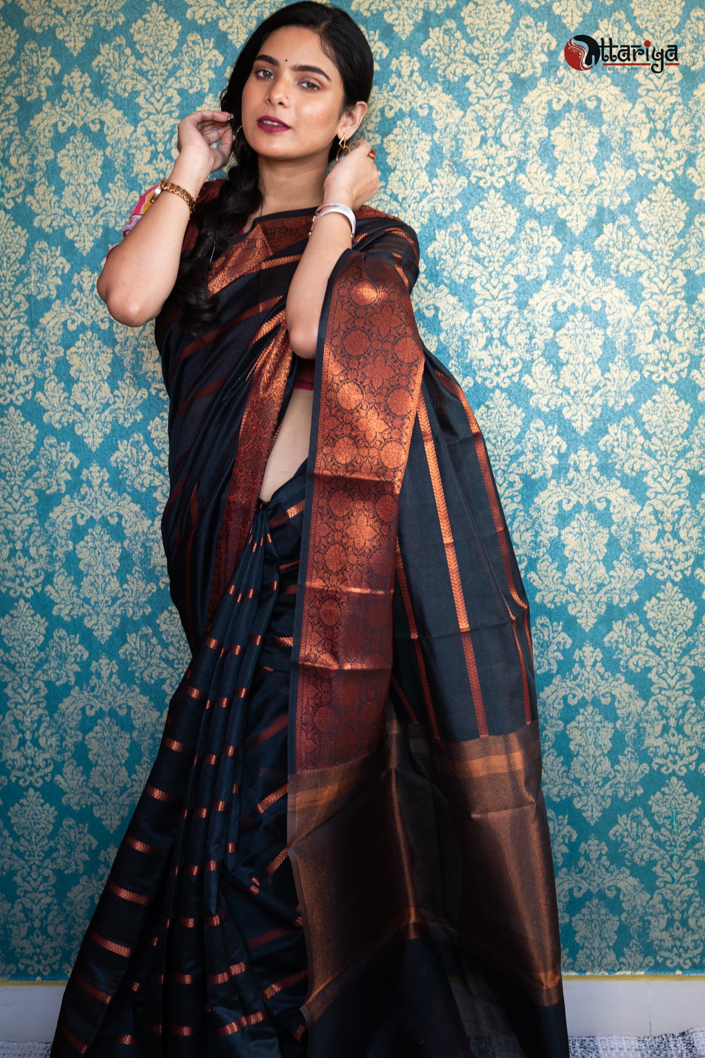 Black Banaras Silk Saree - Uttariya