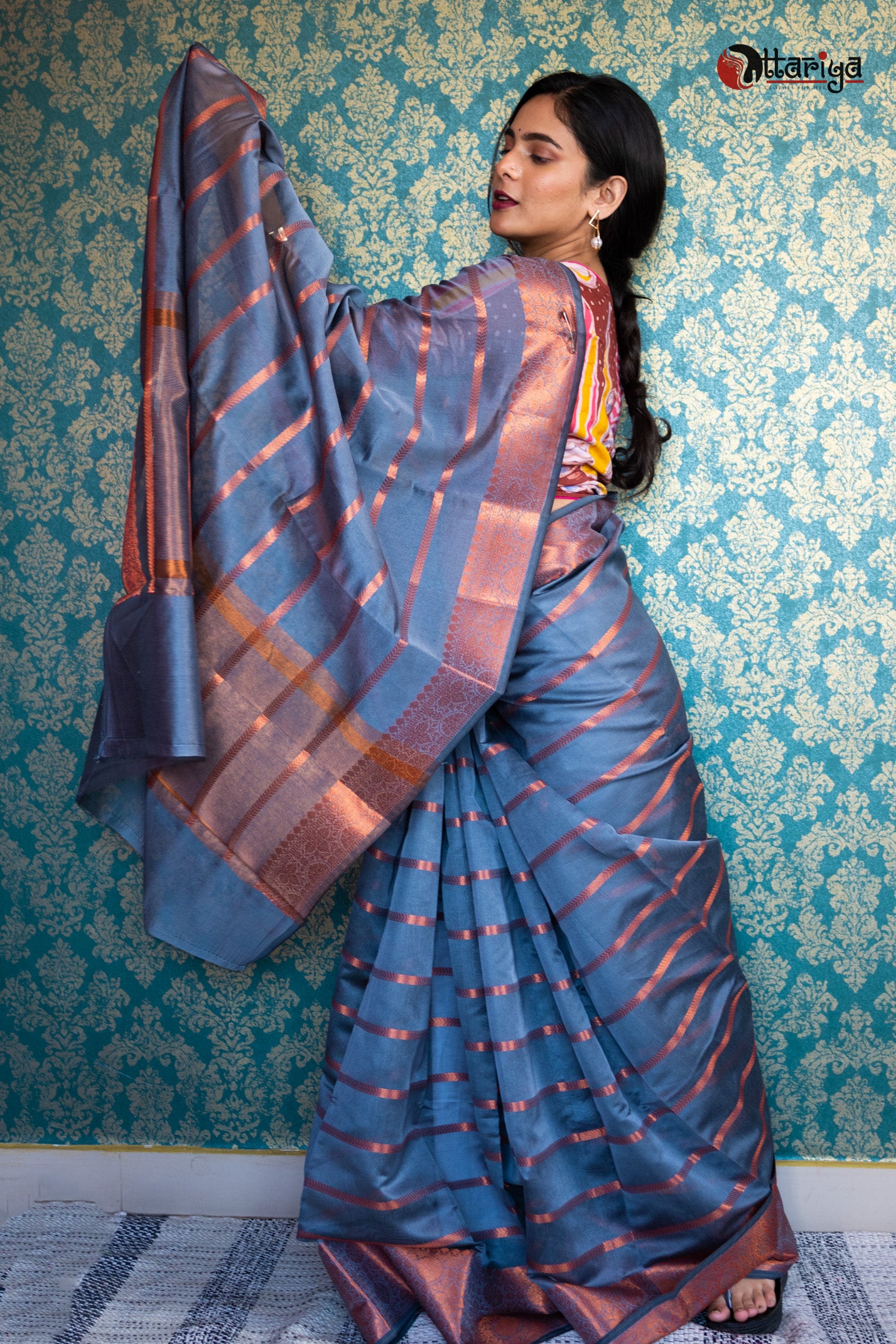 Pitch gray Banaras Silk Saree - Uttariya