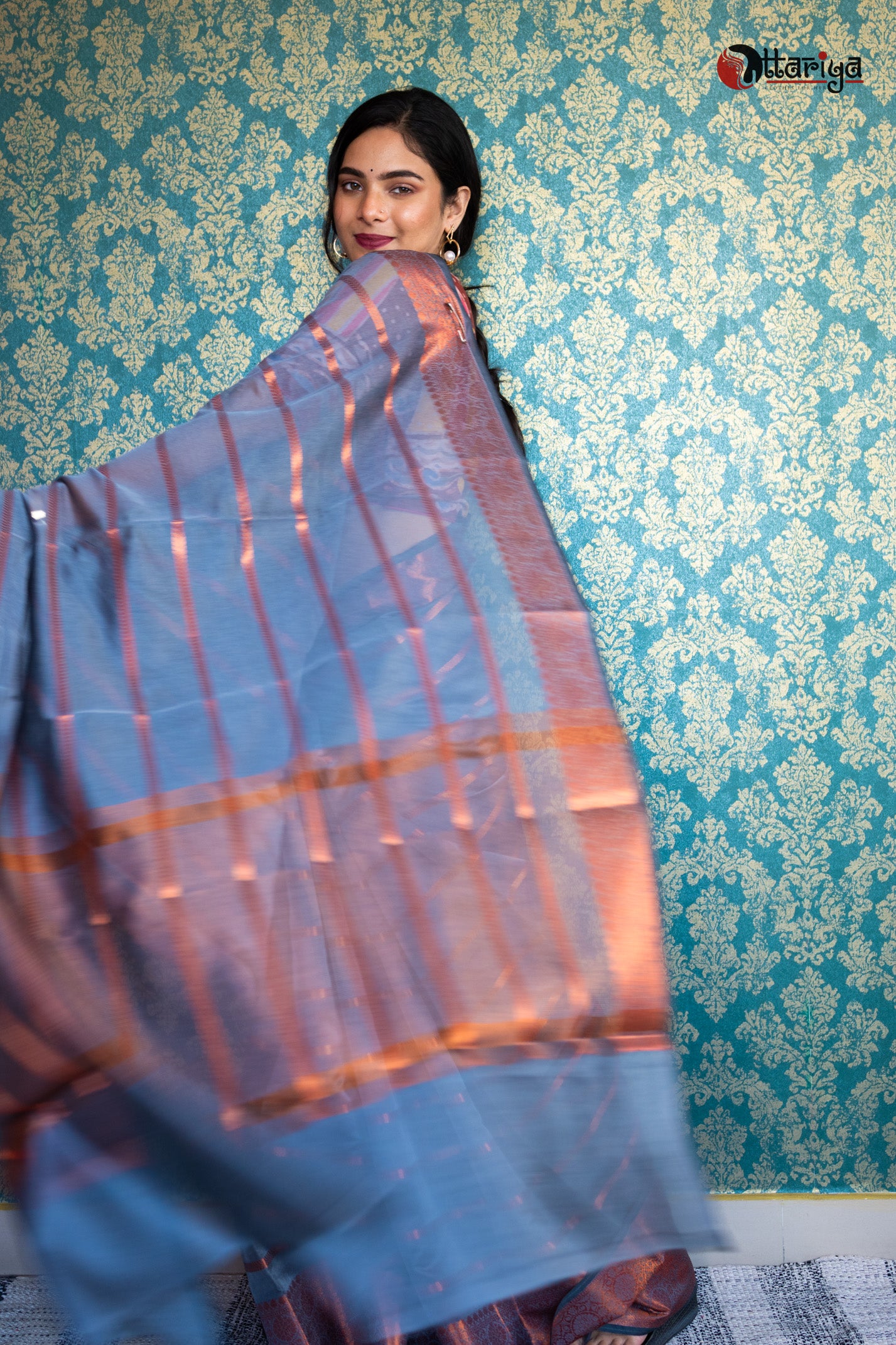 Pitch gray Banaras Silk Saree - Uttariya