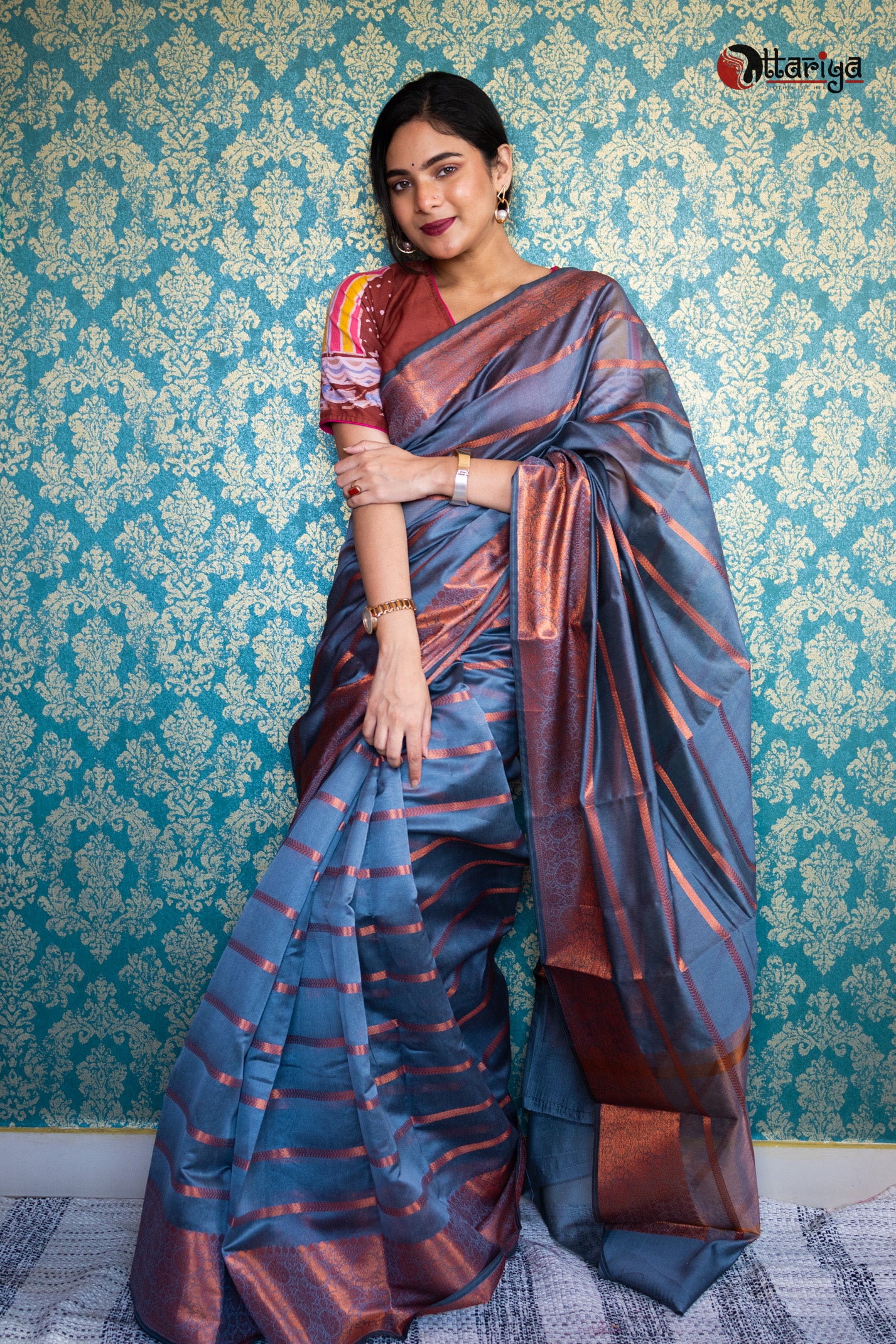 Pitch gray Banaras Silk Saree - Uttariya