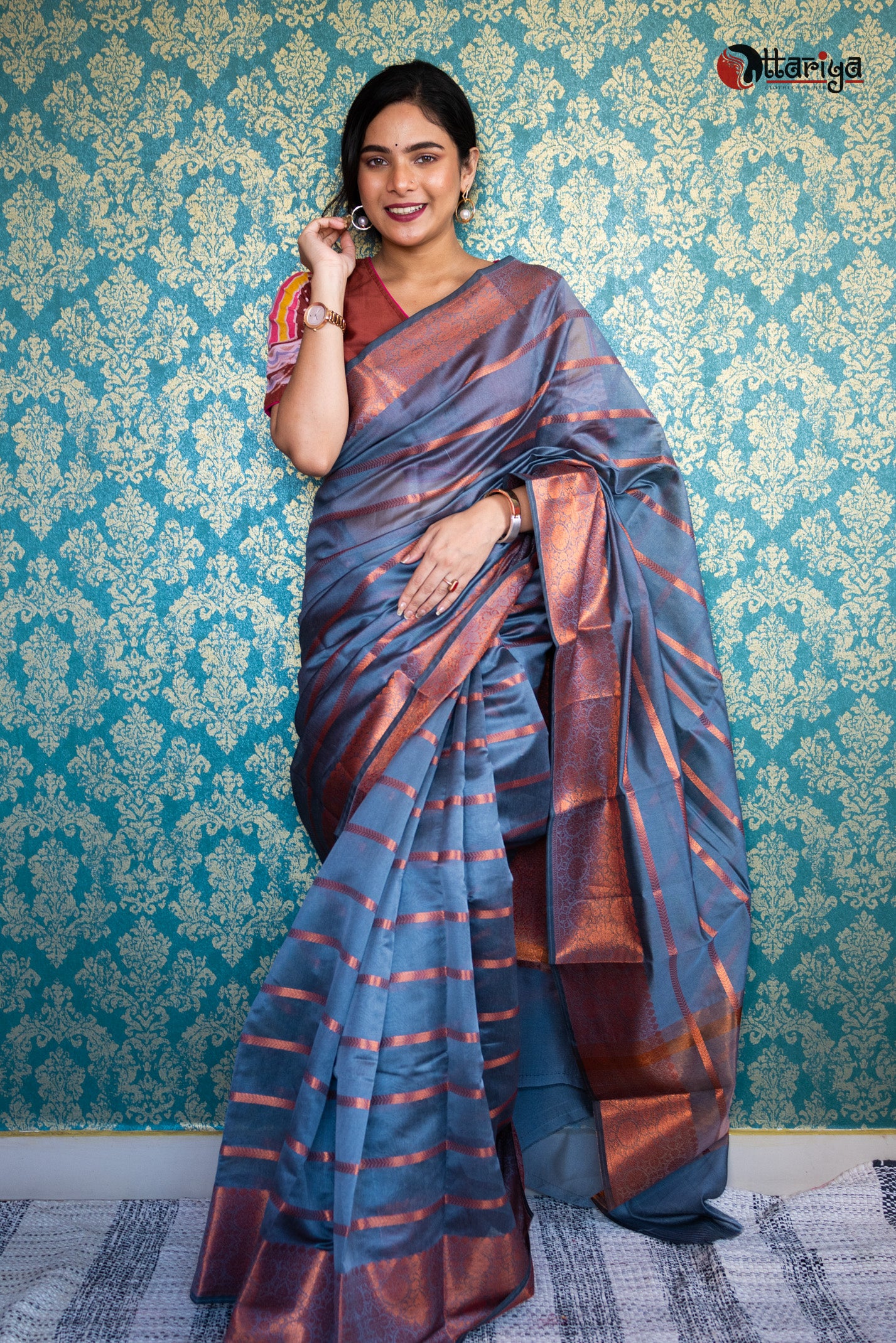 Pitch gray Banaras Silk Saree - Uttariya