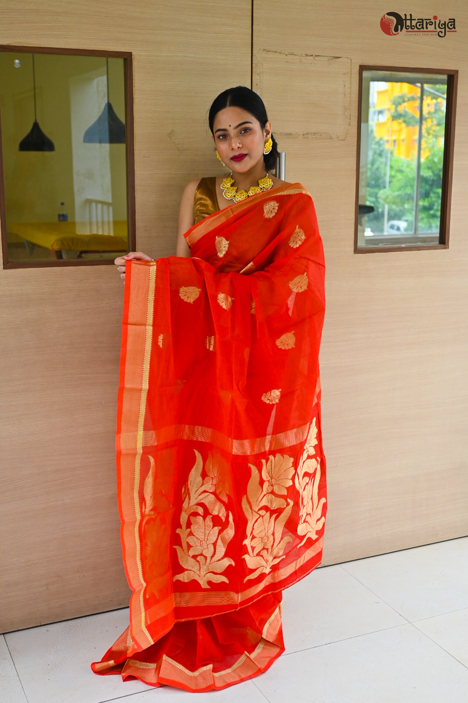 Red Maheswari Saree - Uttariya