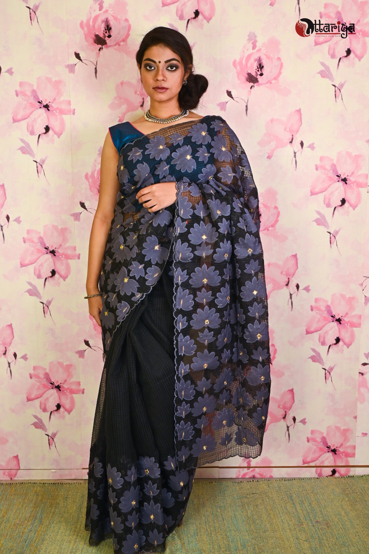 Black Gray Pitch Kathiwari Saree - Uttariya