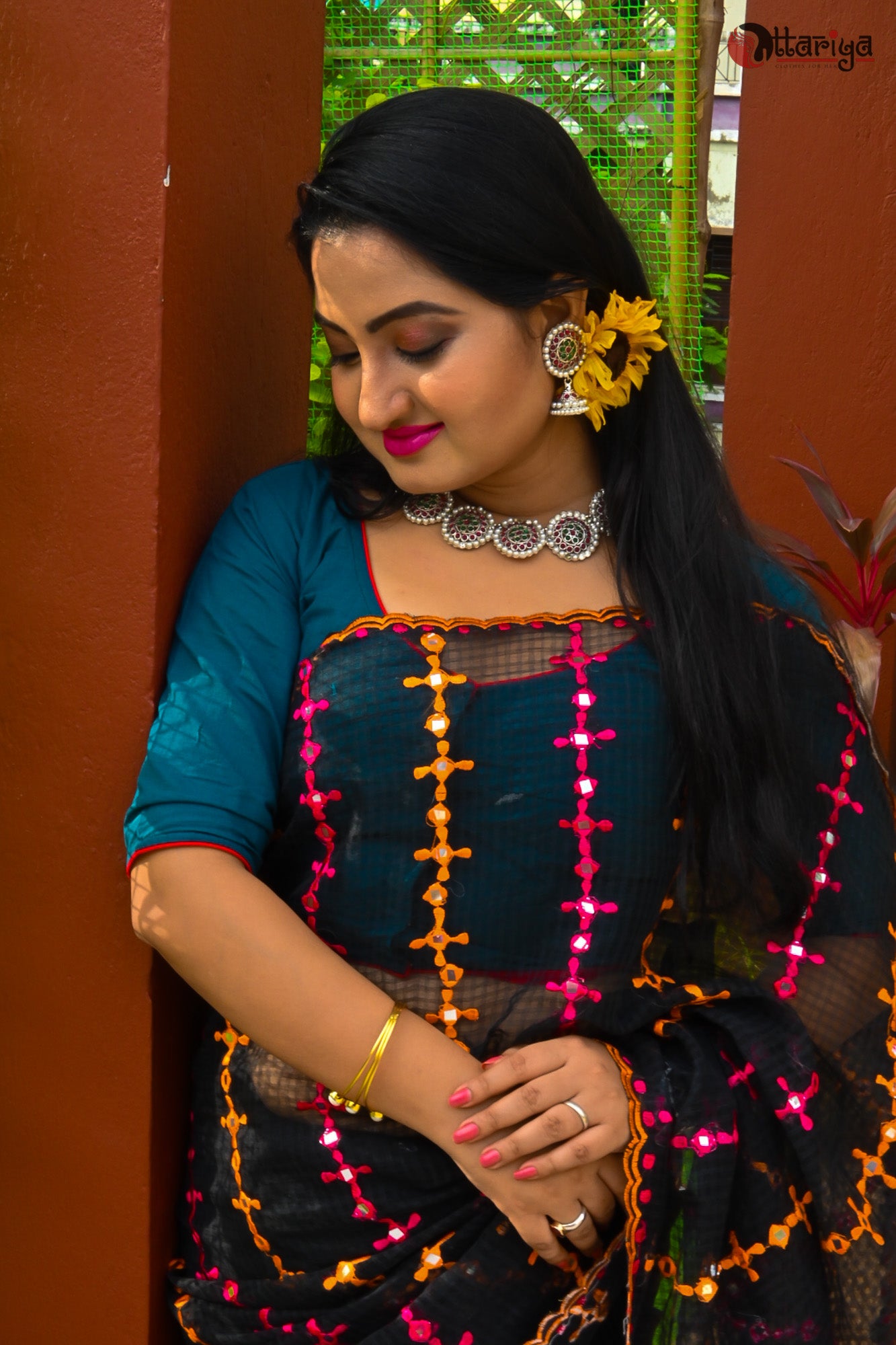 Black Mirron All over Saree - Uttariya