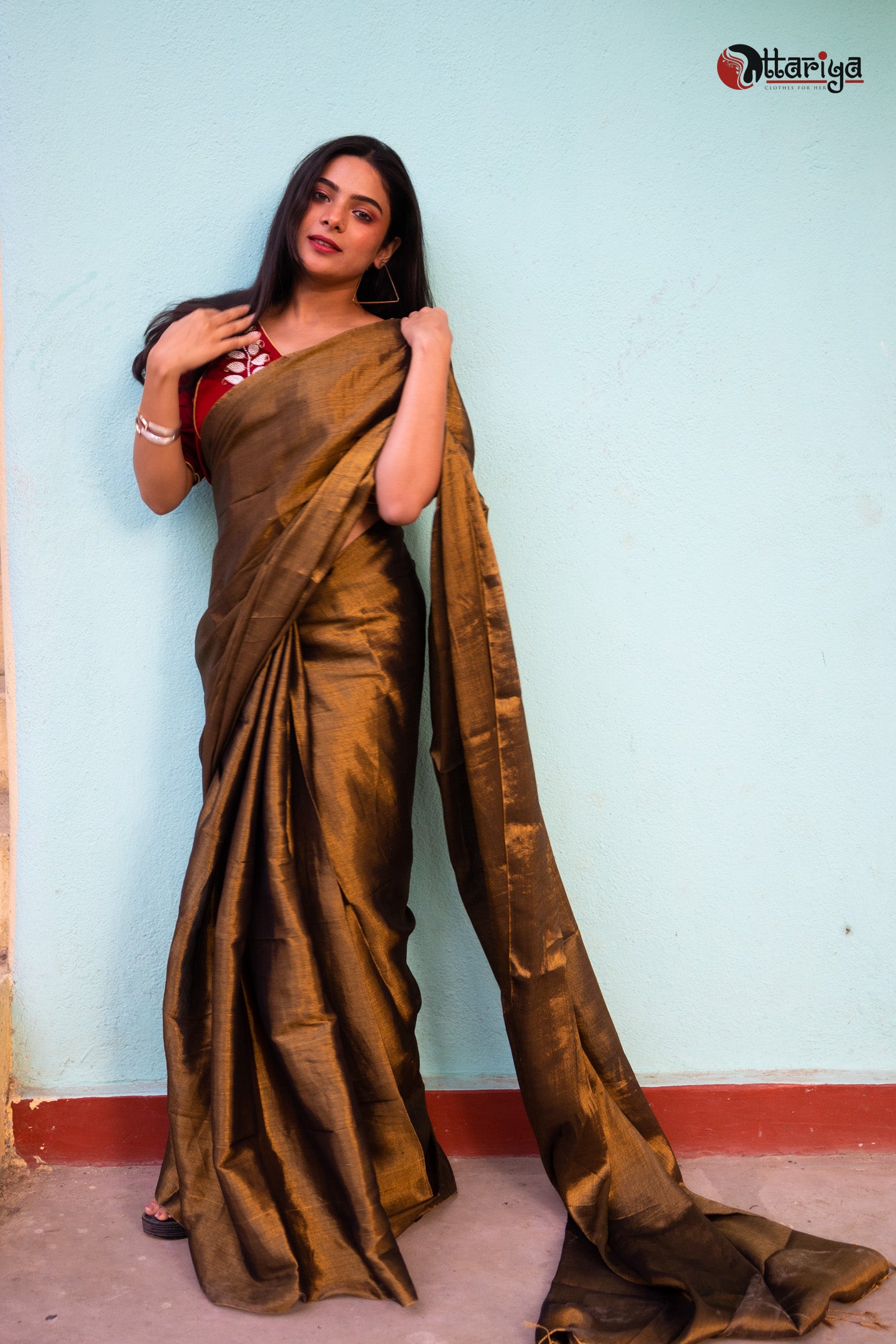 Bronze Makhmal Saree - Uttariya