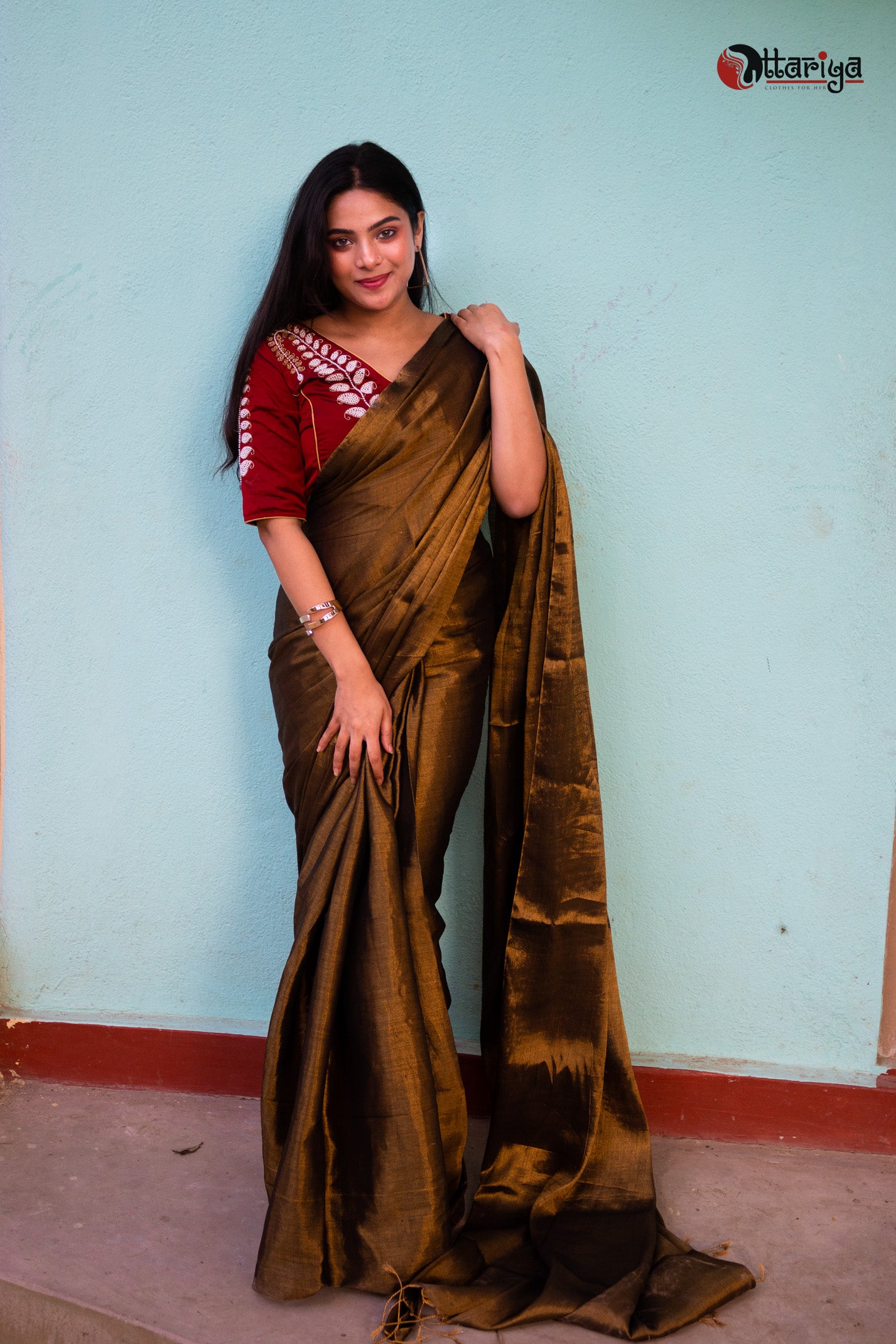 Bronze Makhmal Saree - Uttariya
