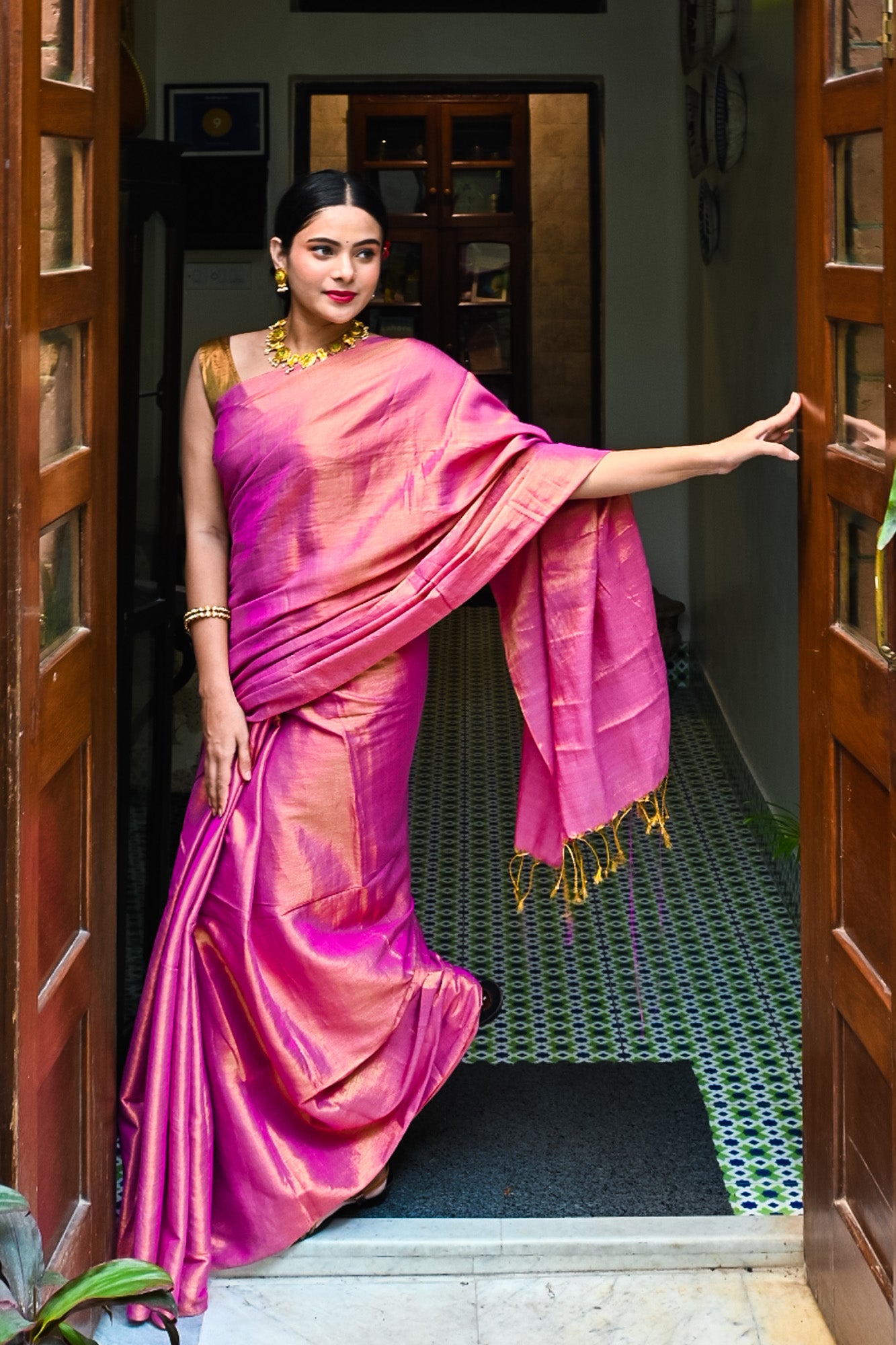 Piyaji Makhmal Saree - Uttariya