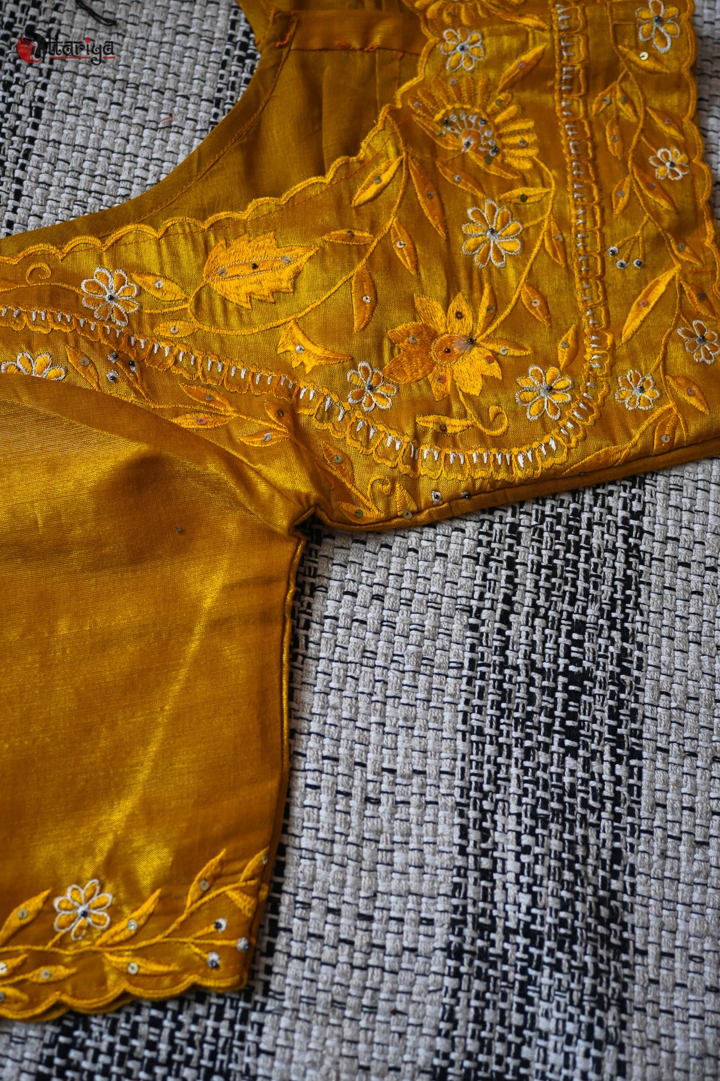 Mountain Sunray Wrap Blouse - Uttariya