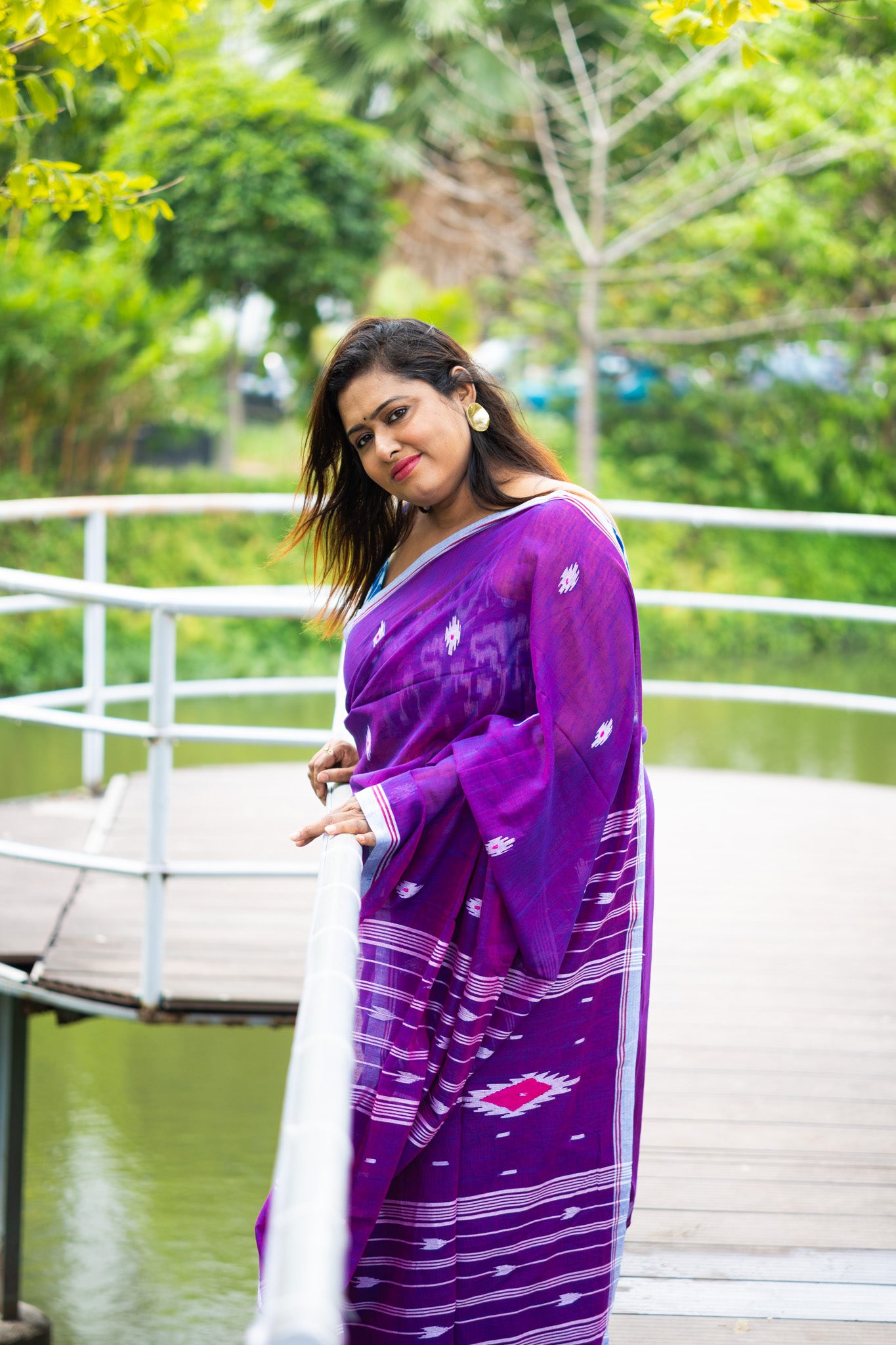 Black Currant Jamdani Saree - Uttariya