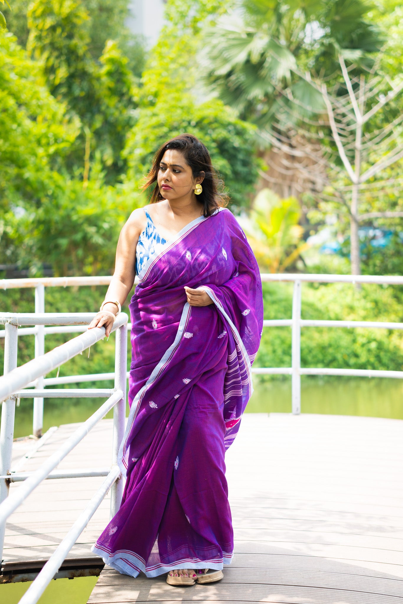 Black Currant Jamdani Saree - Uttariya