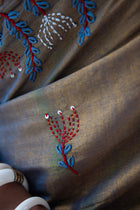 Sonajhuri — Handwoven Silk-Linen Hand-Embroidered Saree