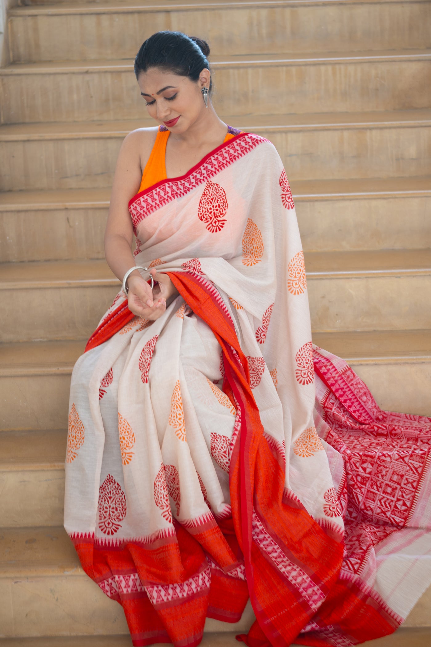 Agomoni — Handwoven Dhonekhali Cotton Saree