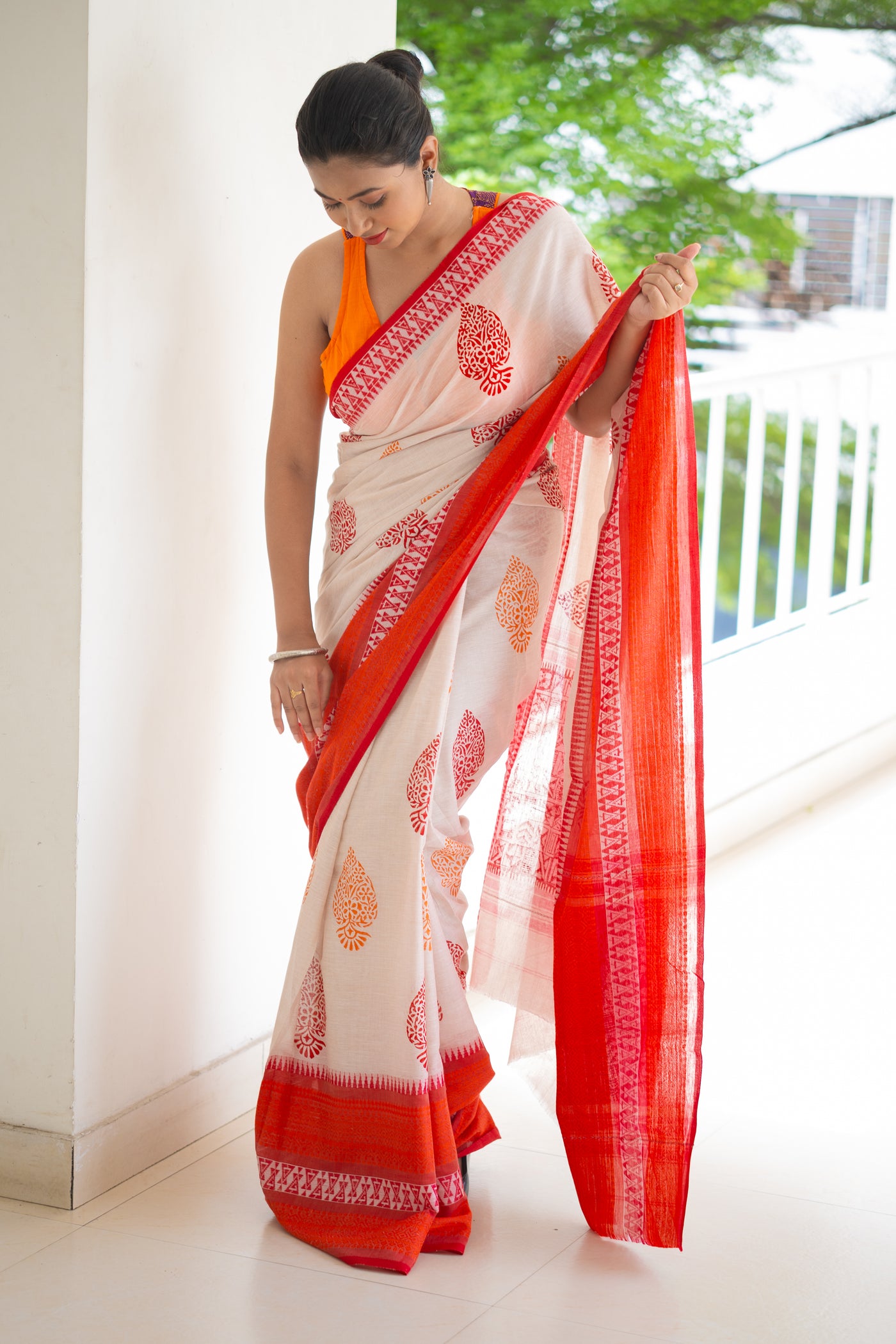 Agomoni — Handwoven Dhonekhali Cotton Saree