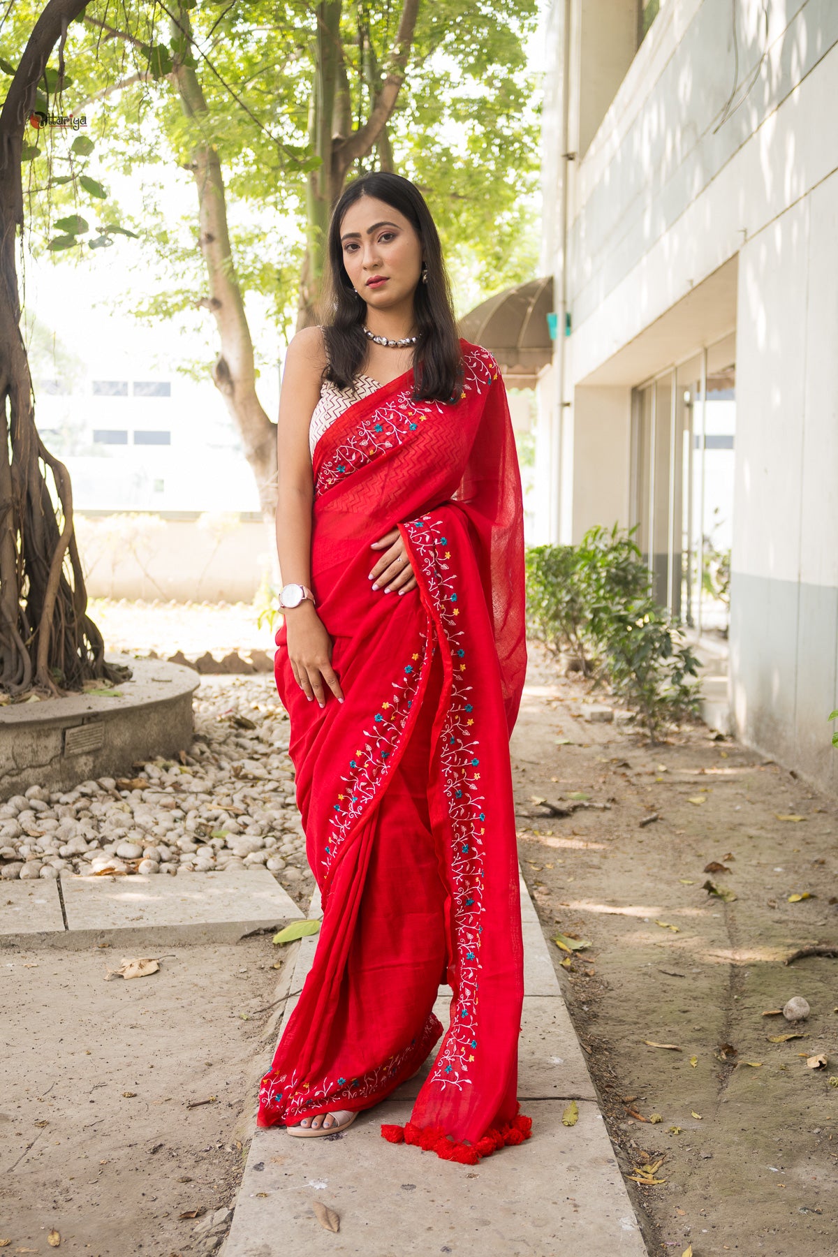 Red Garden On The Needle Embroidered Cotton Saree - Uttariya
