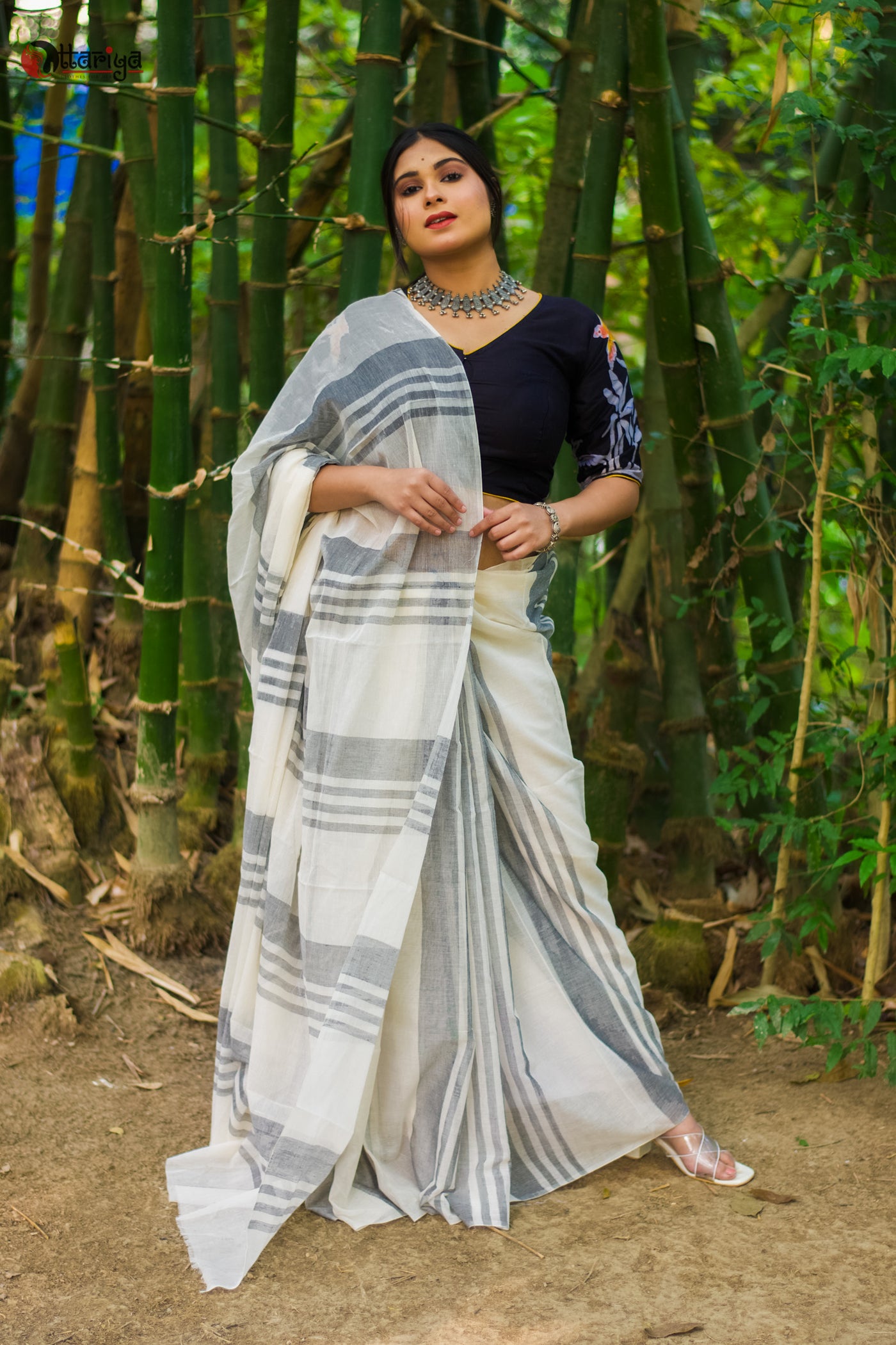 Chandrika Weaves Bengal Bloom Elegance Cotton Saree - Uttariya