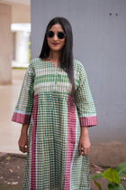 Saatrang Gamcha Dress - Uttariya