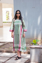 Saatrang Gamcha Dress - Uttariya