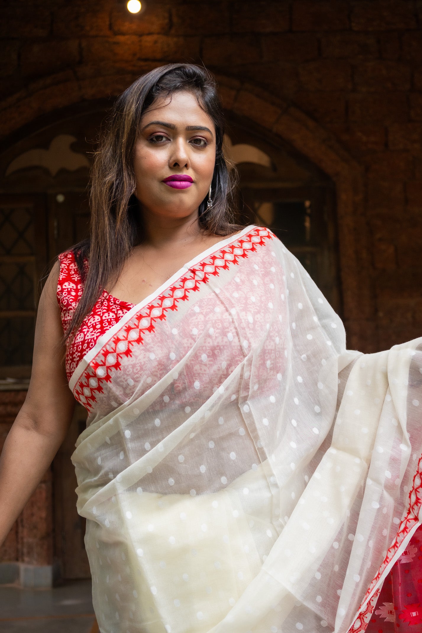 Jamdani in White red Saree