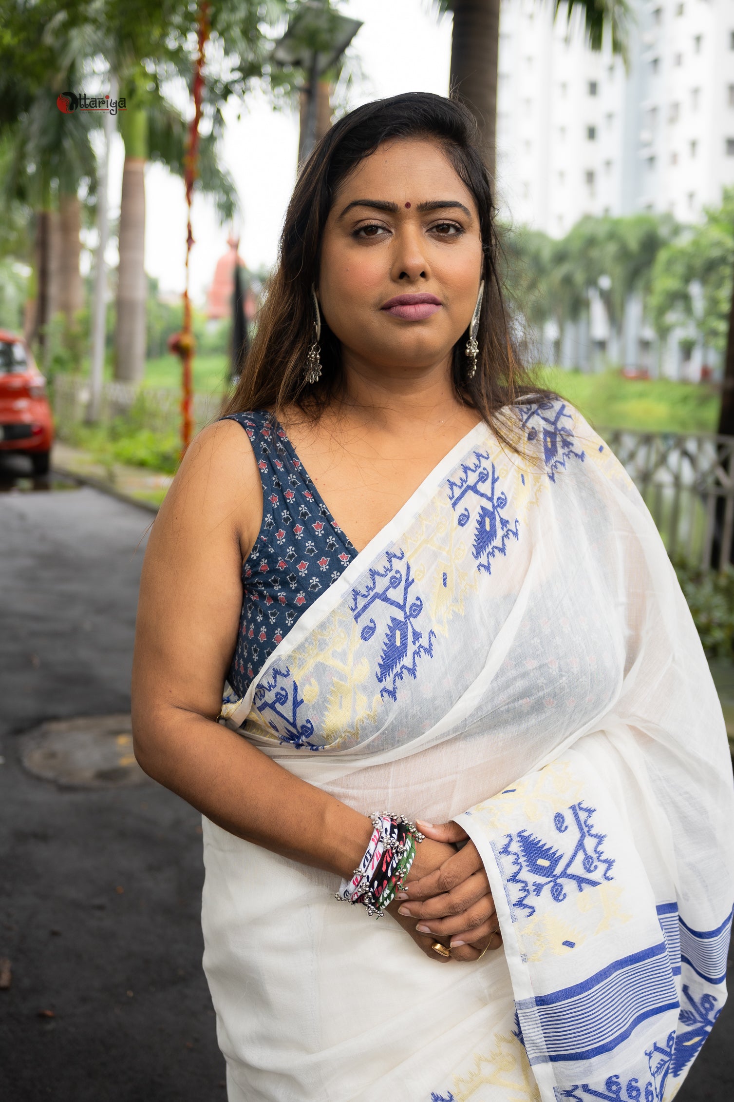 White blue jamdani saree