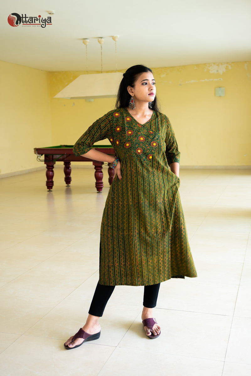 Regal Reverie: Majestic Ajrakh Charm Kurta