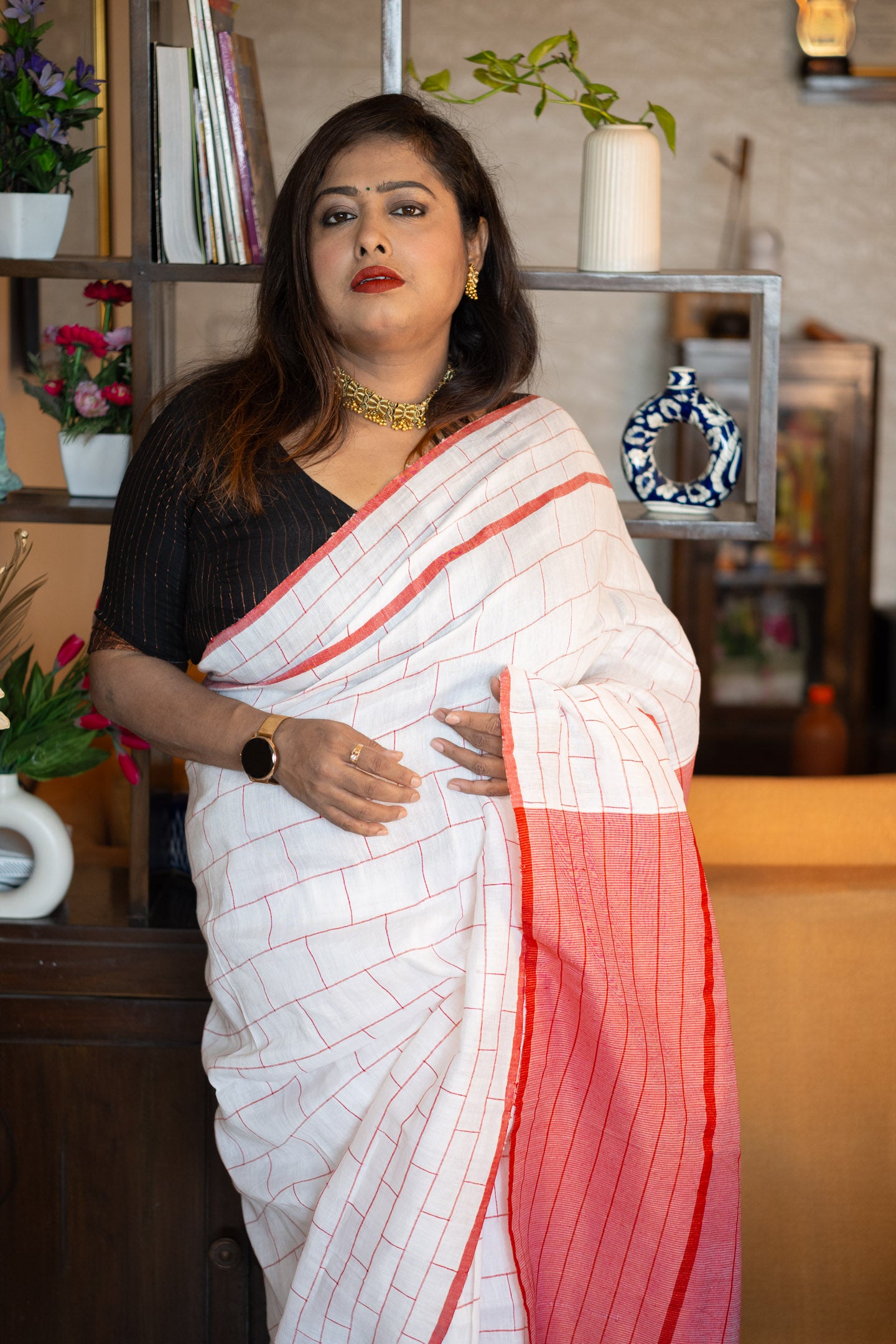 Laal Sada Linen Saree - Uttariya