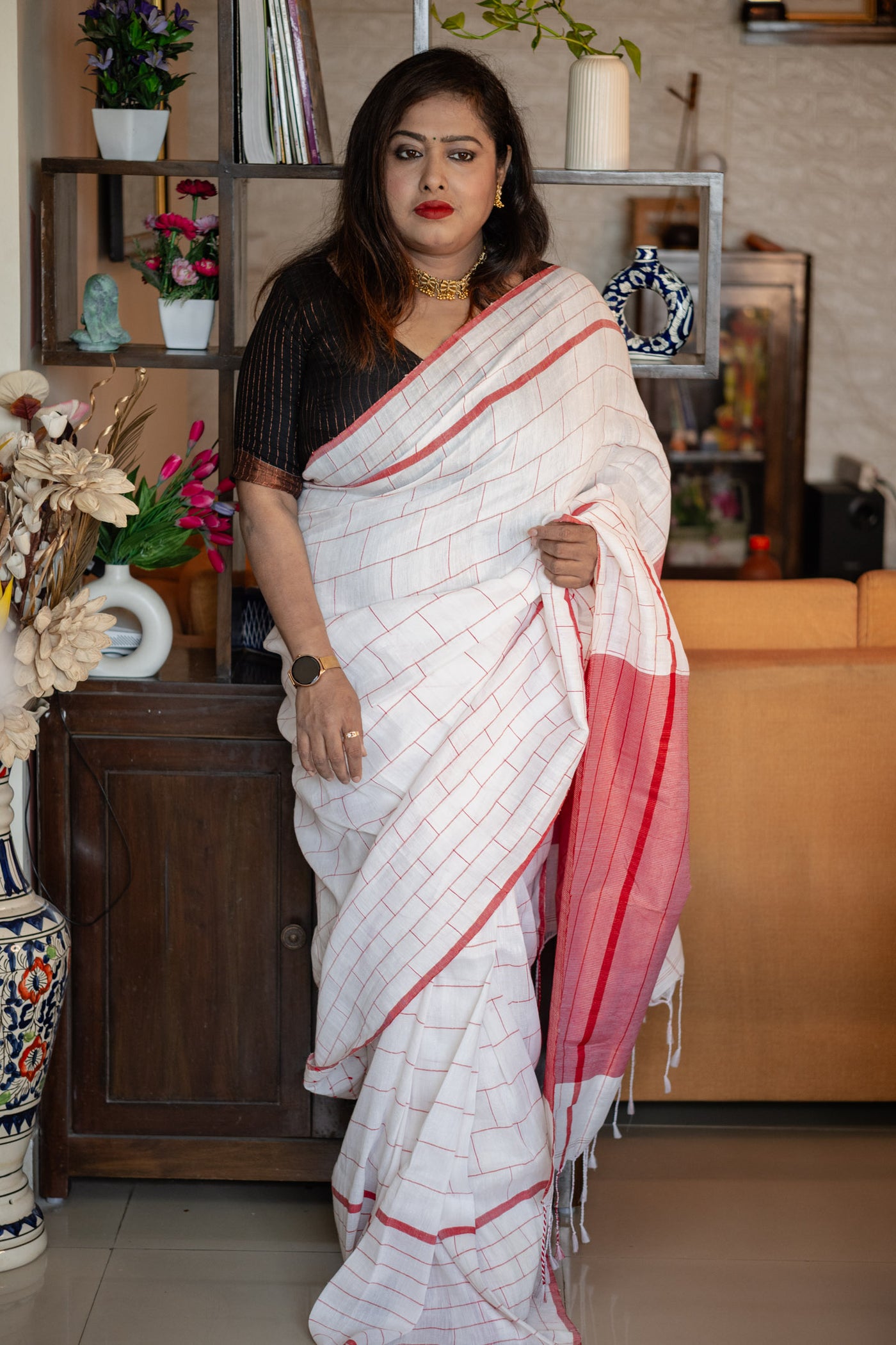 Laal Sada Linen Saree - Uttariya