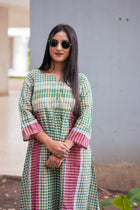 Saatrang Gamcha Dress - Uttariya