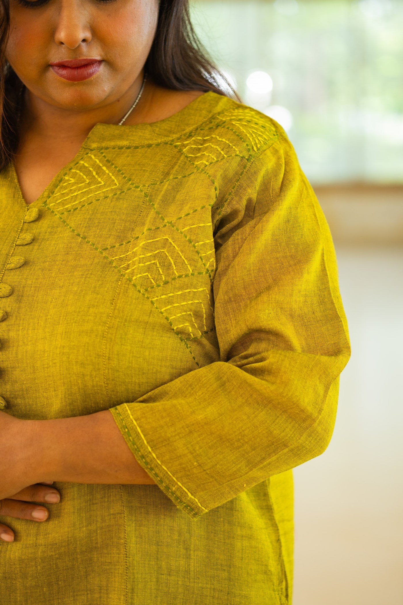 Haimanti handwoven office kurta — back view showing relaxed straight fit