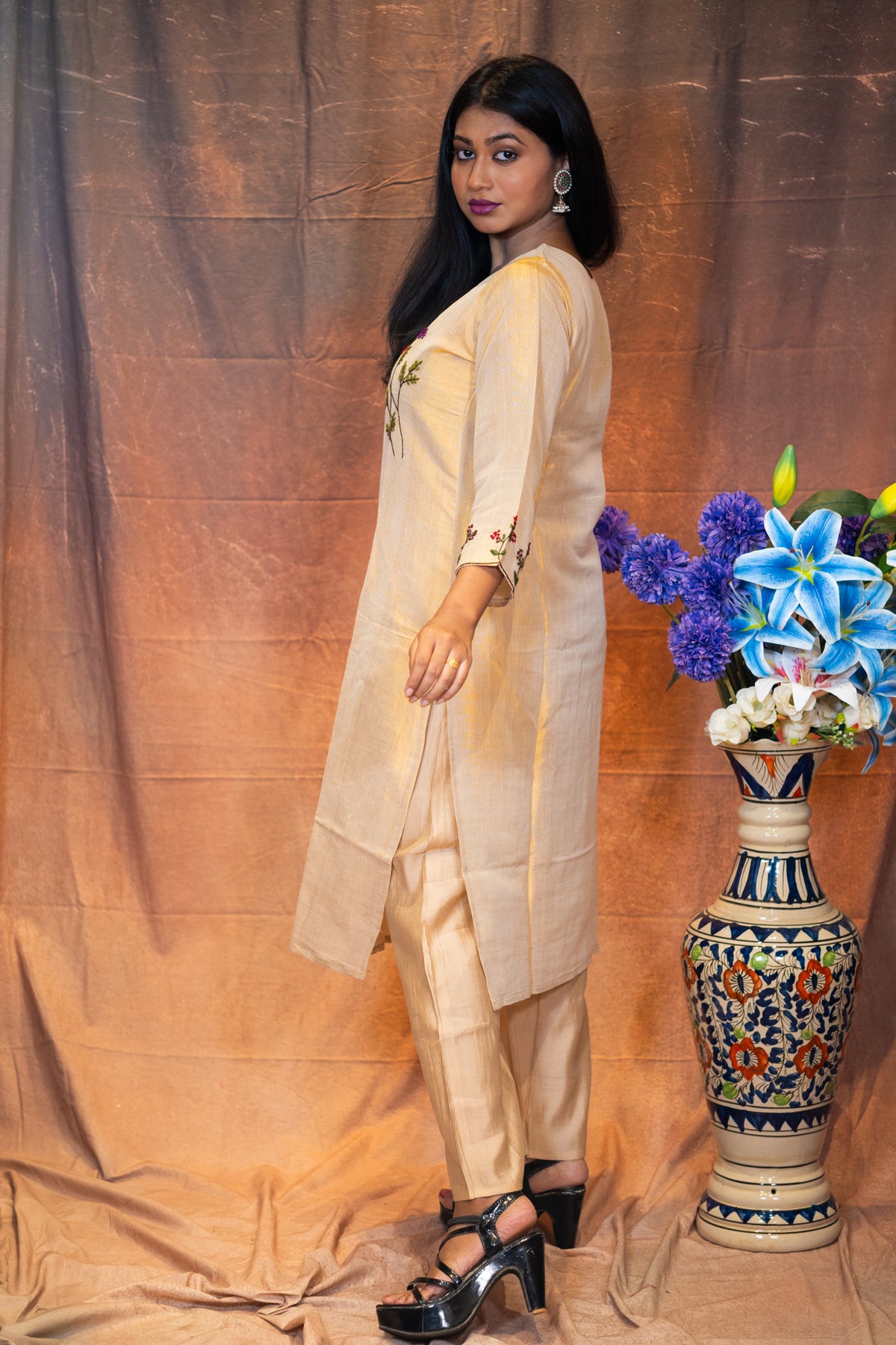 Shubhra Nakshi Kantha Kurta Set