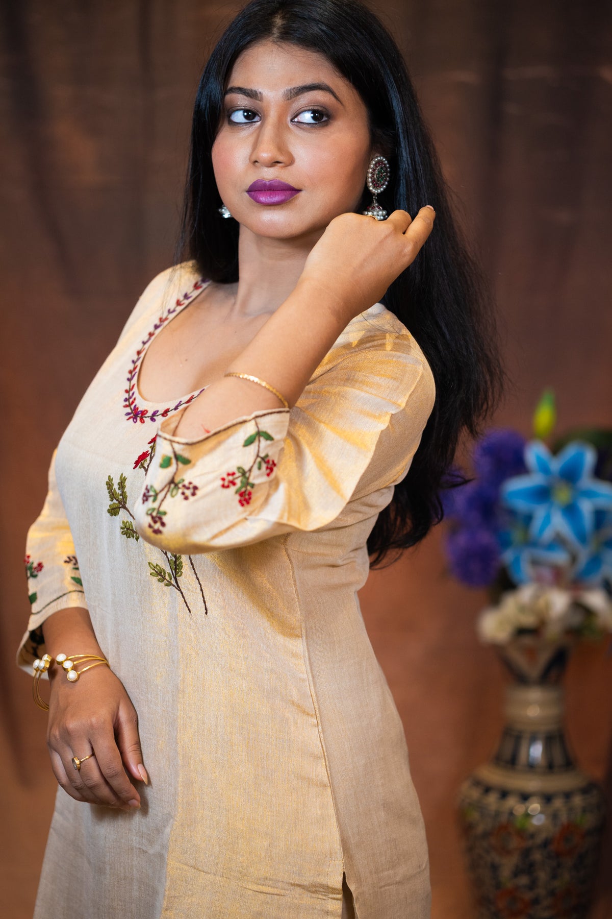 Shubhra Nakshi Kantha Kurta Set