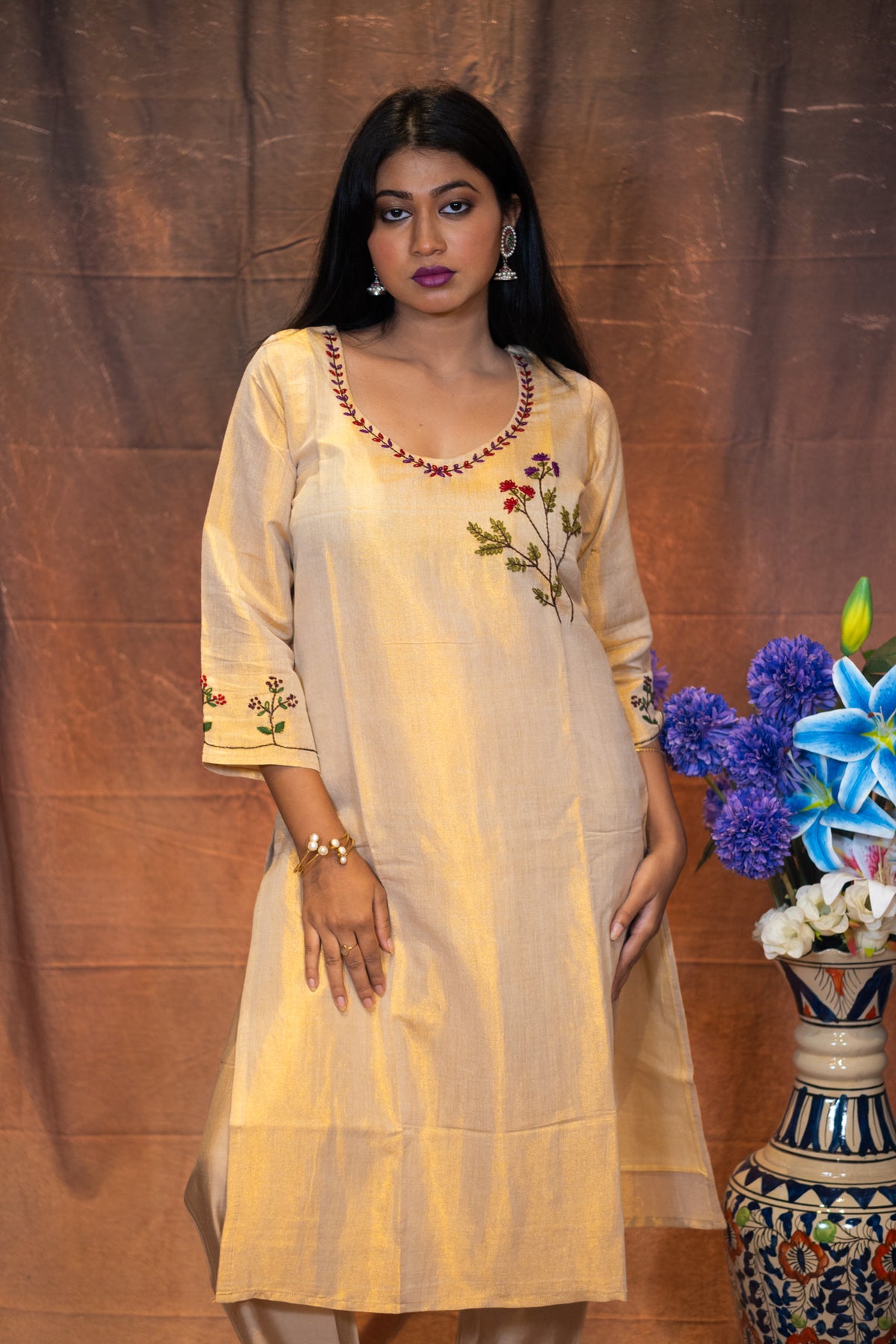 Shubhra Nakshi Kantha Kurta Set