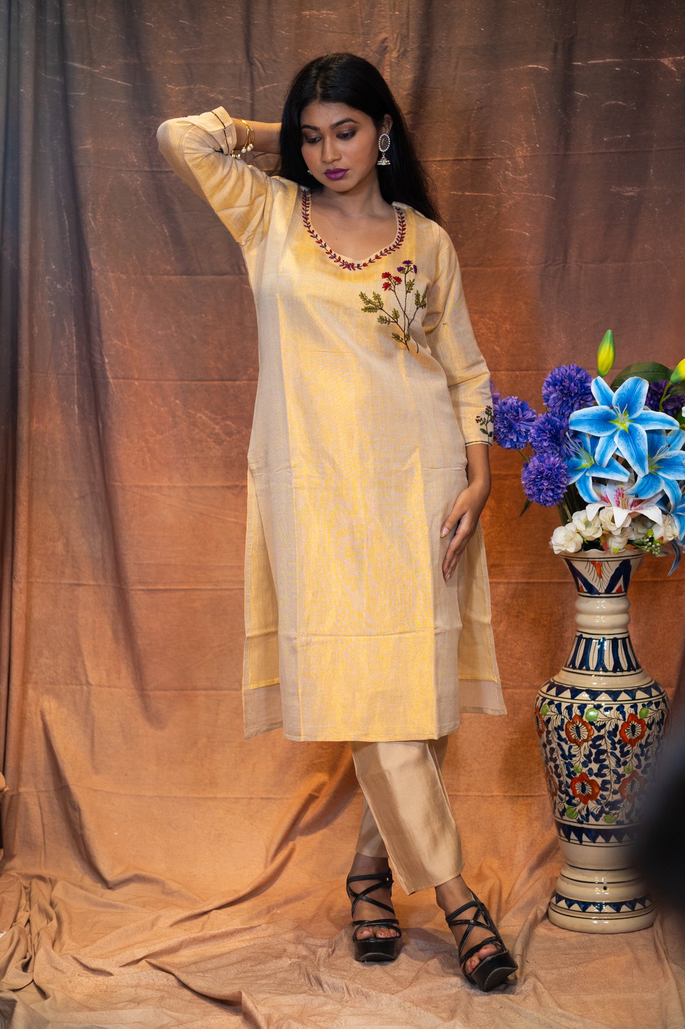 Shubhra Nakshi Kantha Kurta Set