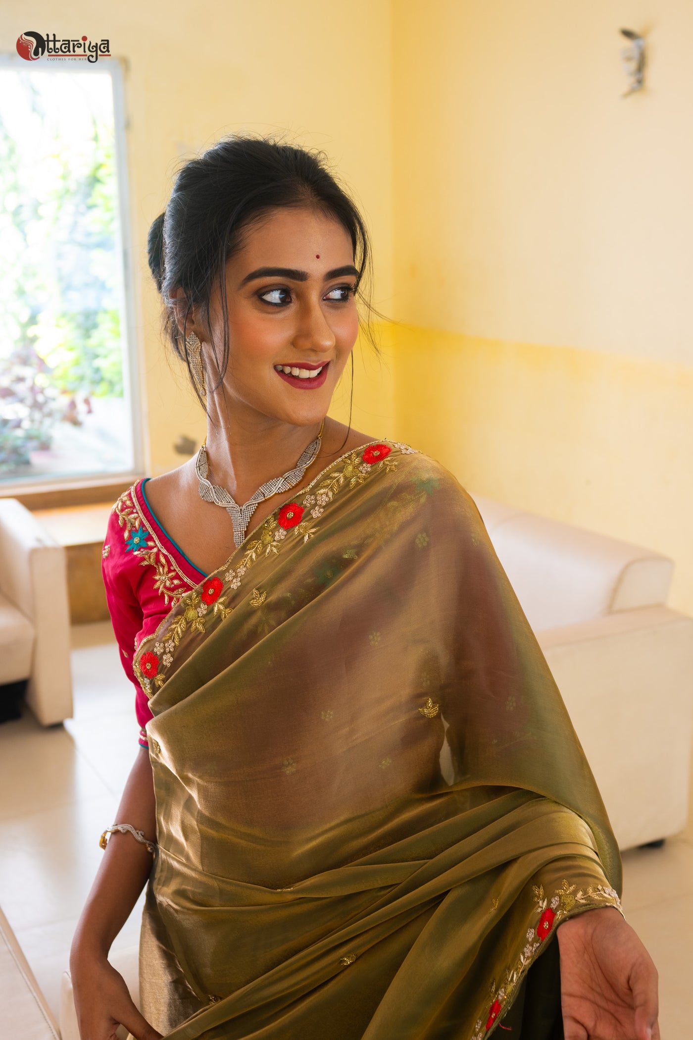 Golden Weave Zardosi Silk Saree - Uttariya