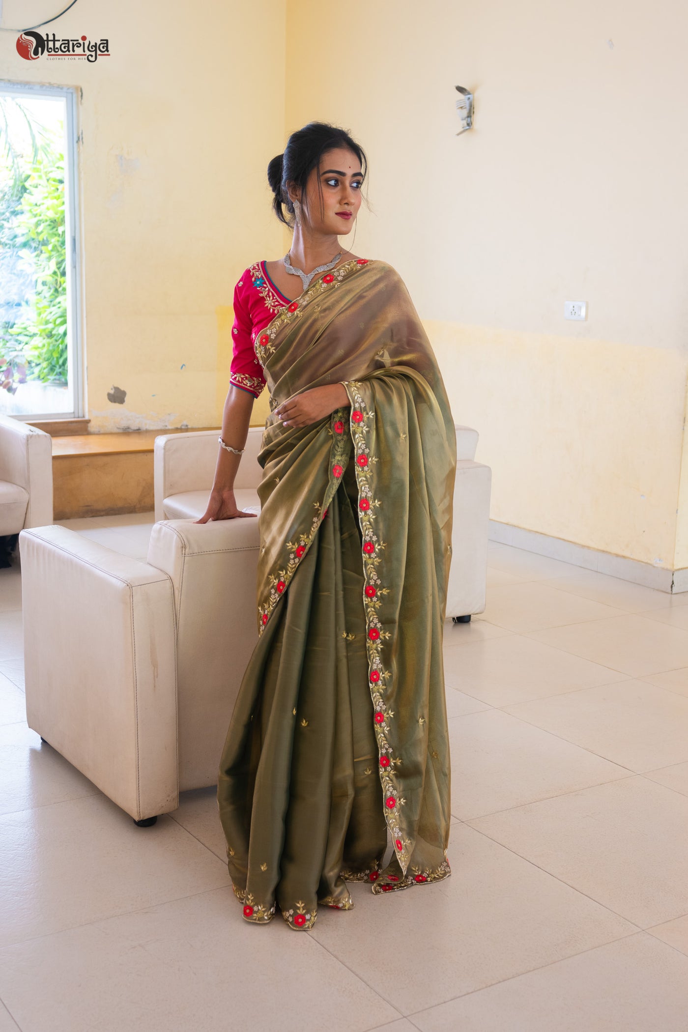 Golden Weave Zardosi Silk Saree - Uttariya