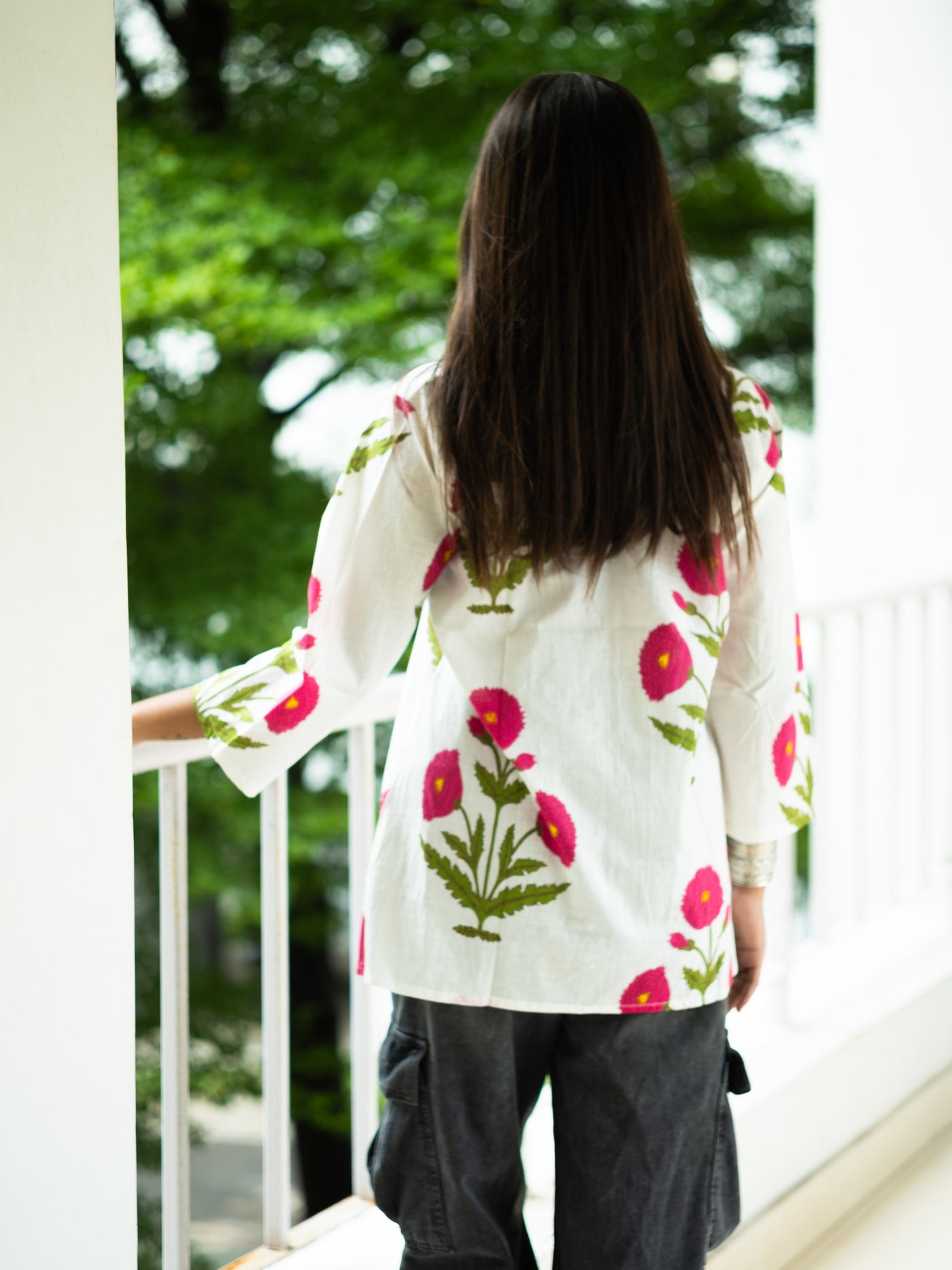 White Handloom Cotton Floral Kurta - Uttariya
