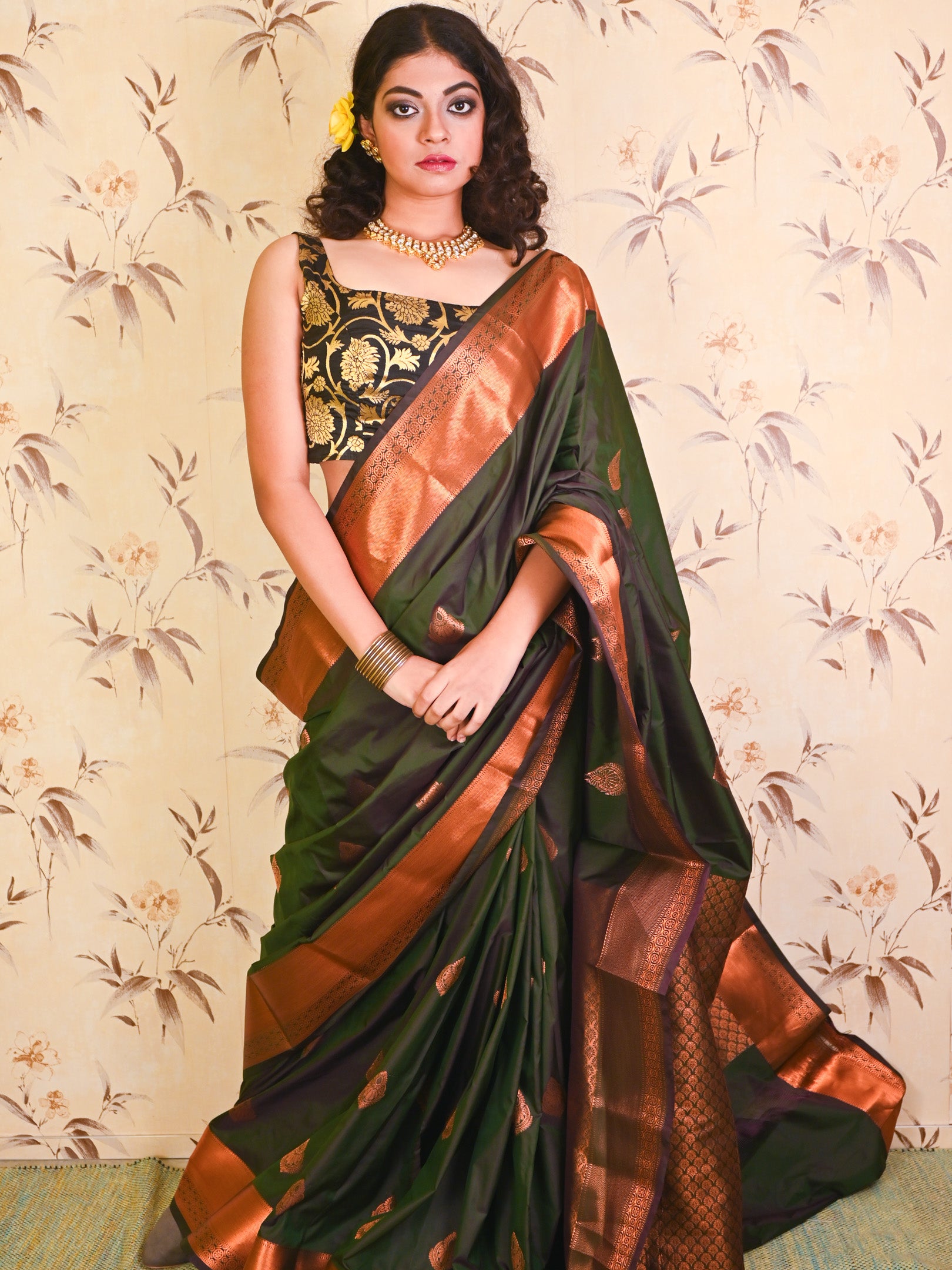 Monmohini Banarasi saree