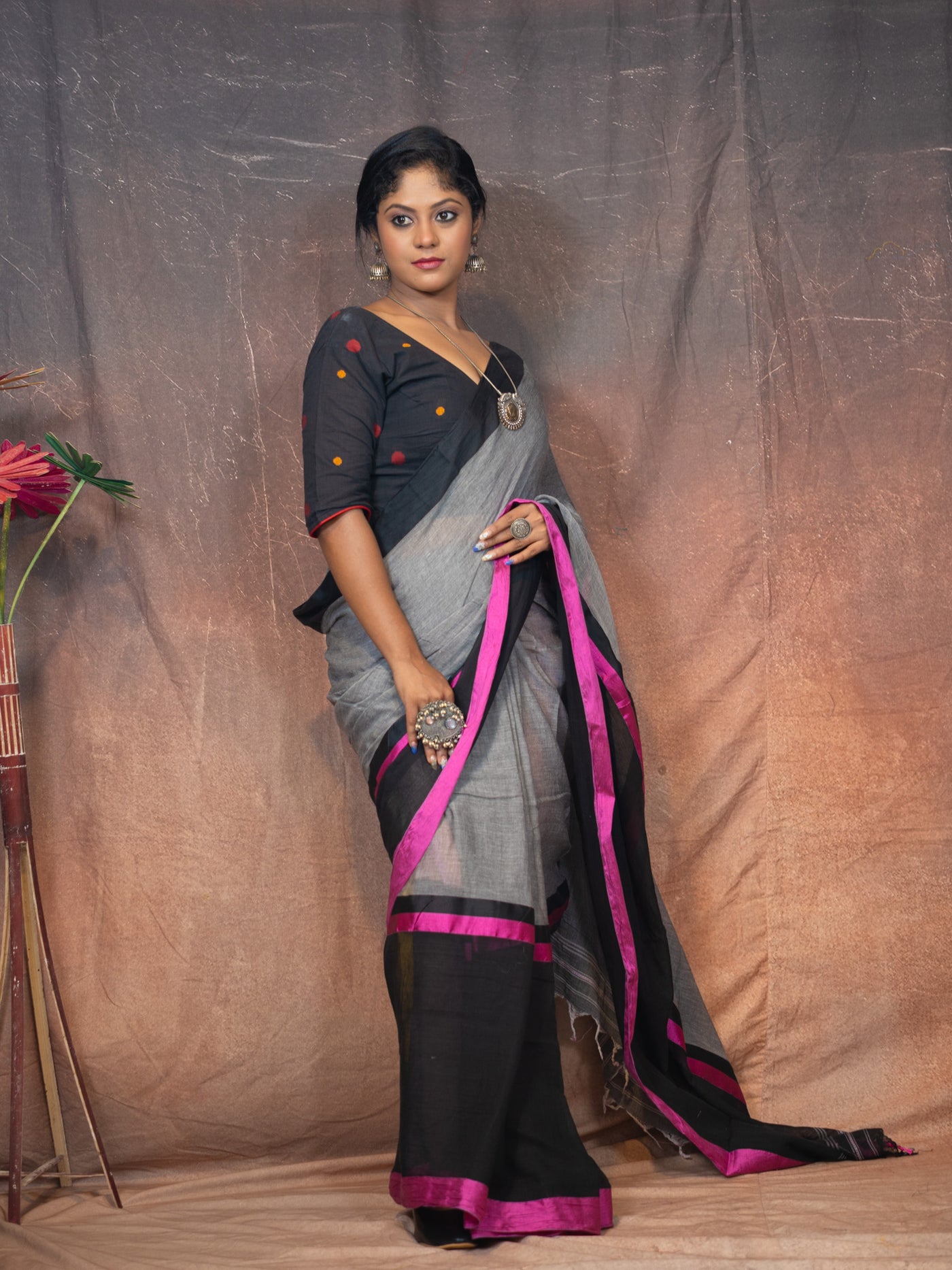 Pink Gray Saree - Uttariya