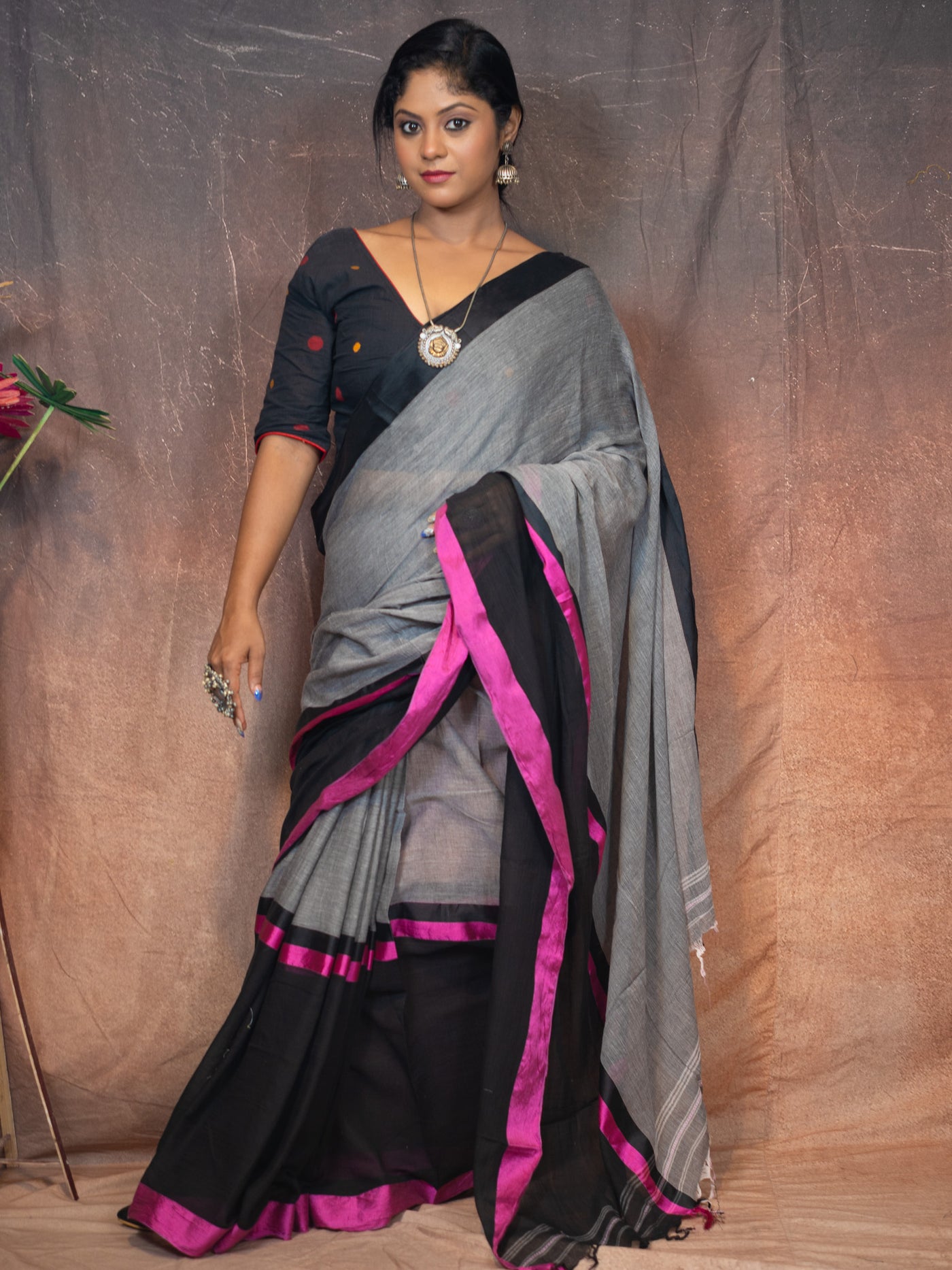 Pink Gray Saree - Uttariya