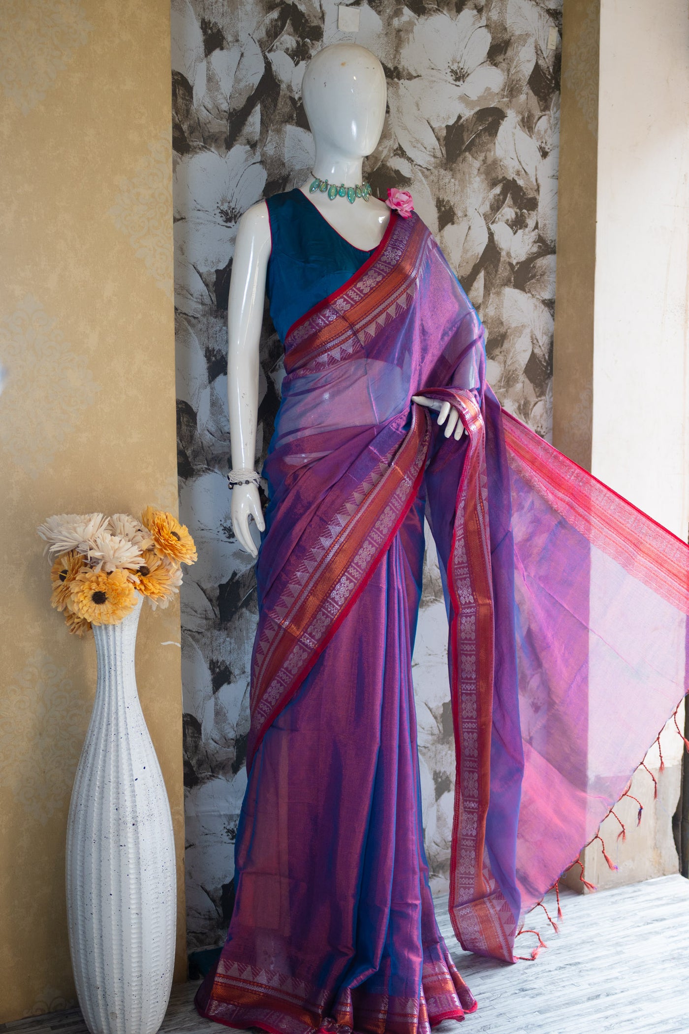Tifani Silk Saree - Uttariya